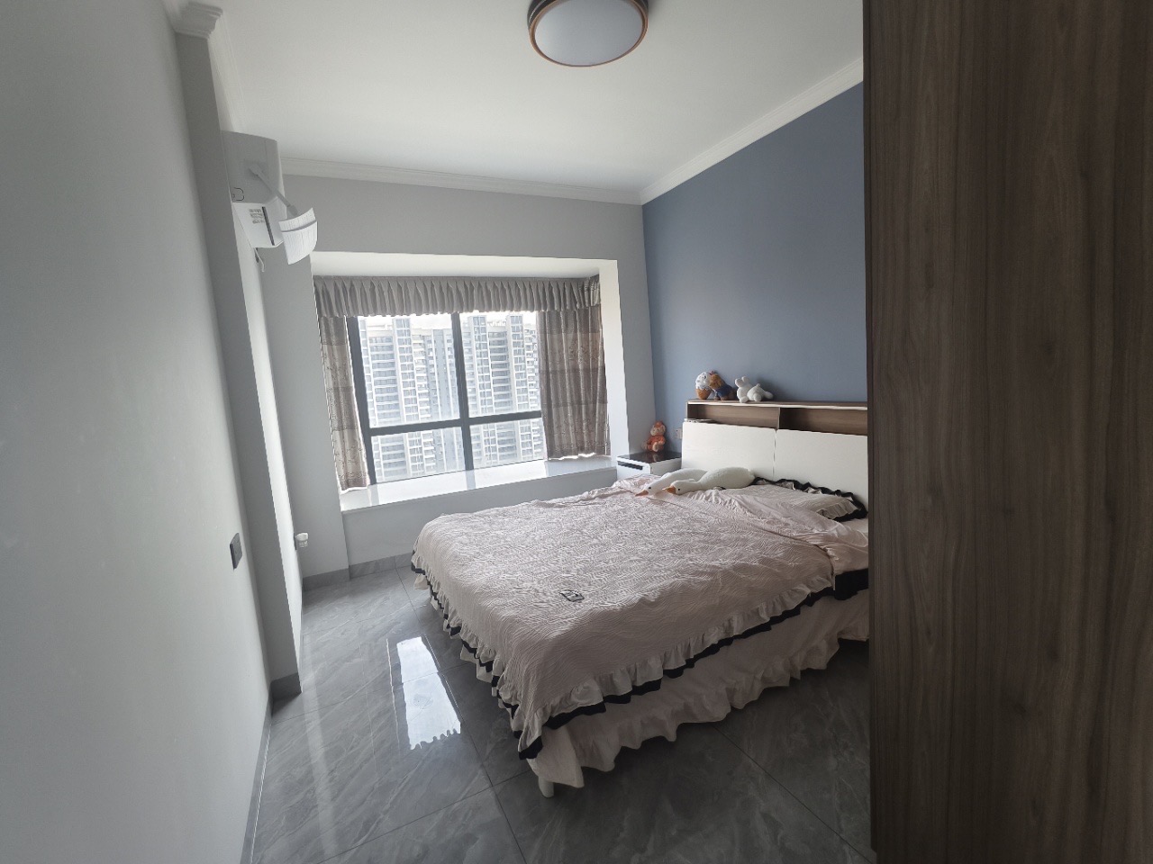 消防总队琼山住宅小区 4室2厅2卫 178.0万 消防总队琼山住宅小区 4室2厅2卫 178.0万客厅