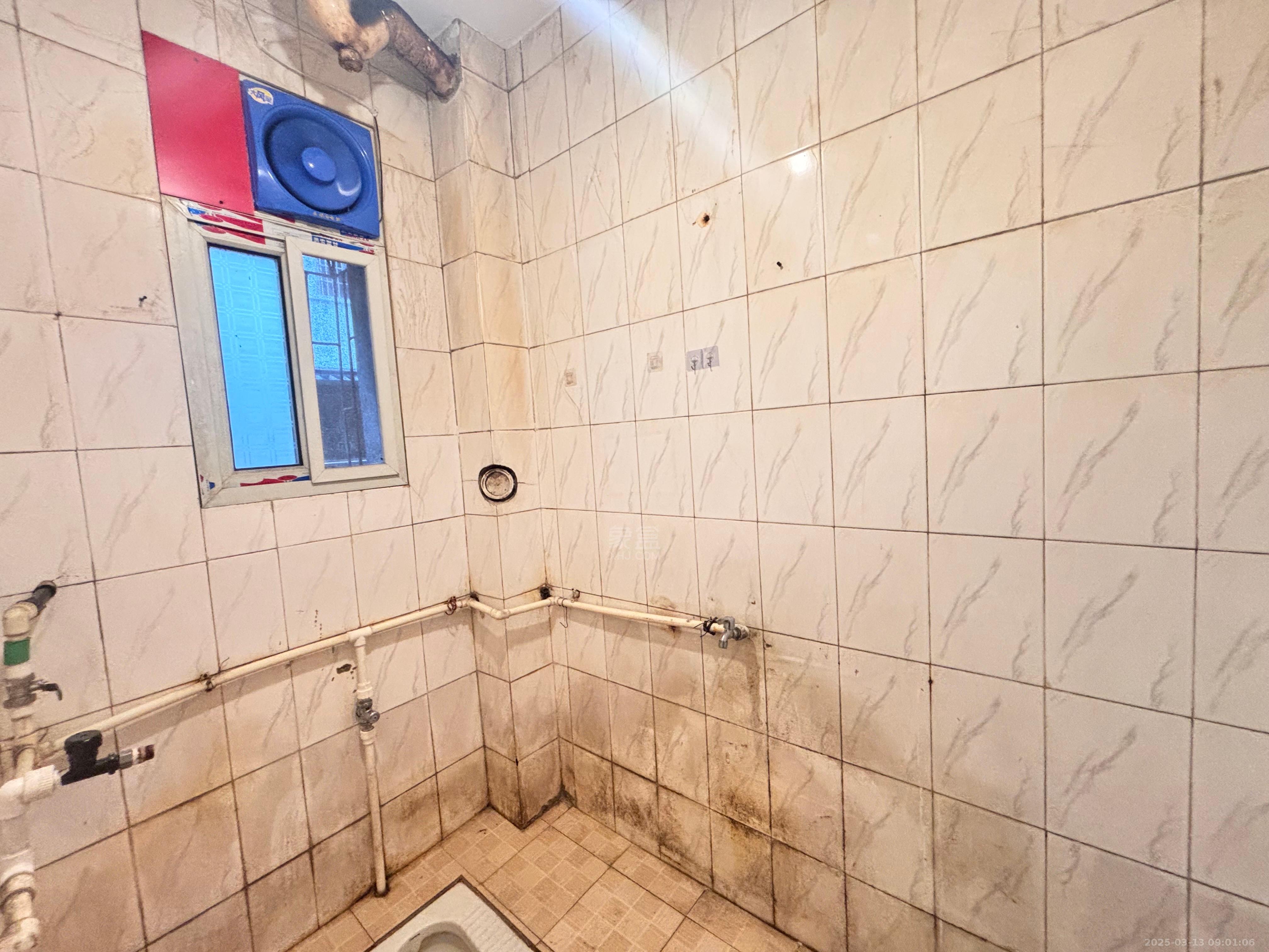 庆云山庄(里面有石塘冲) 2室2厅1卫 1400.0元/月 庆云山庄(里面有石塘冲) 2室2厅1卫 1400.0元/月室内图