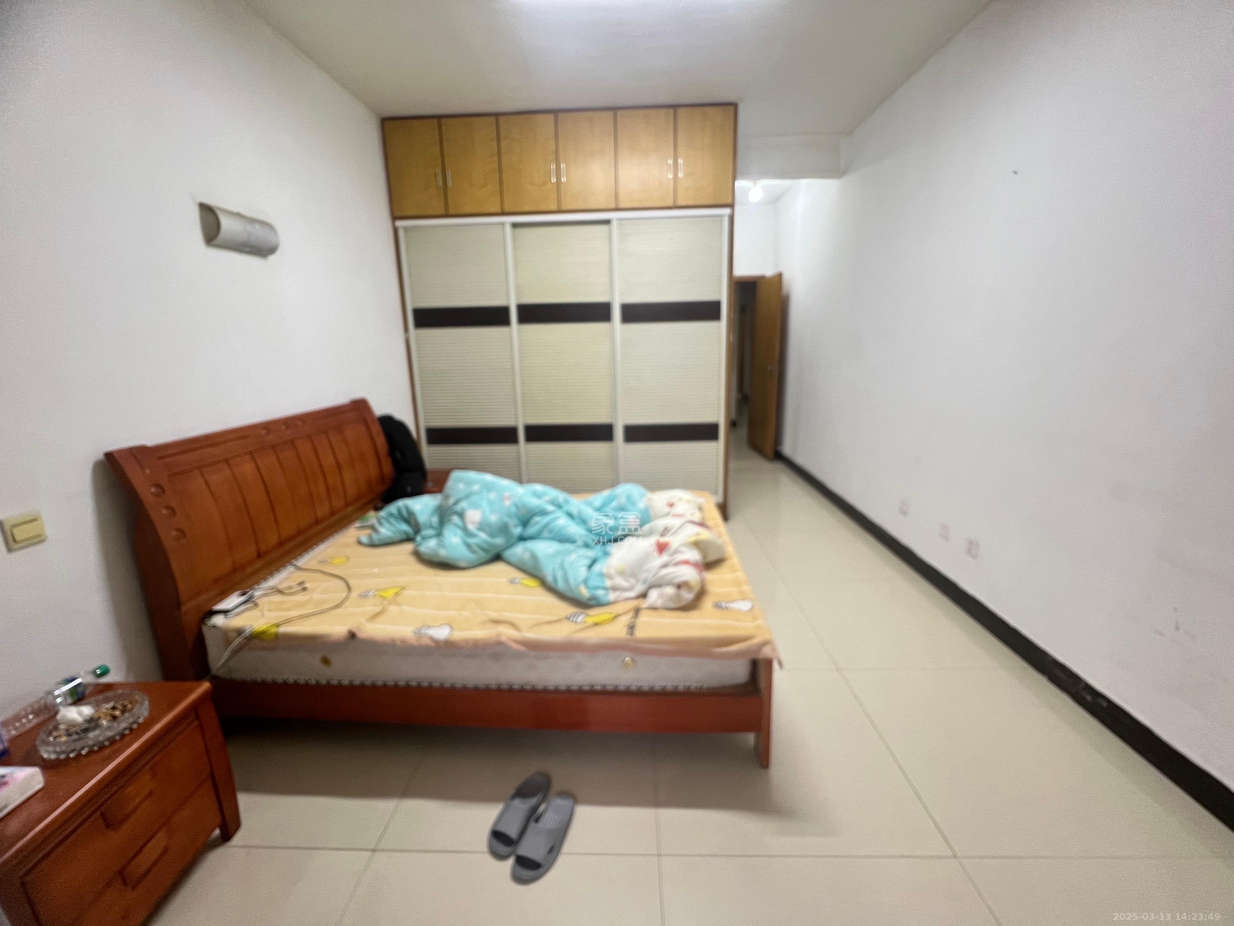 紫薇鑫园 4室2厅2卫 2600.0元/月 紫薇鑫园 4室2厅2卫 2600.0元/月室内图