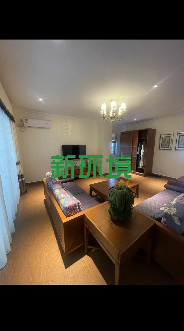 碧桂园  5室3厅4卫    170.0万 碧桂园  5室3厅4卫    170.0万客厅