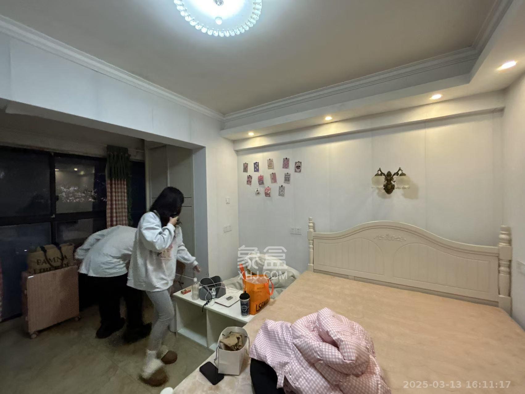 达美D6区  1室1厅1卫    1300.0元/月室内图