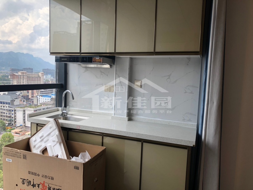 天门中央广场 1室1厅1卫 1300.0元/月 天门中央广场 1室1厅1卫 1300.0元/月室内图