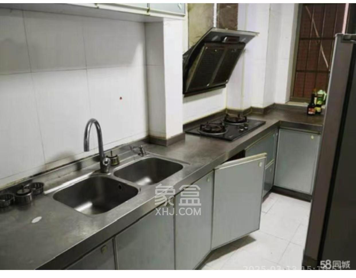 层上观邸 4室1厅1卫 800.0元/月 层上观邸 4室1厅1卫 800.0元/月室内图