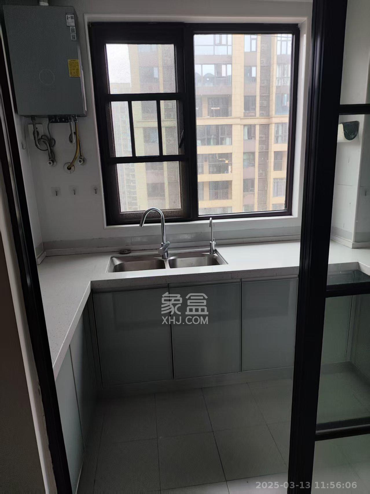 保利东郡 3室2厅2卫 2500.0元/月 保利东郡 3室2厅2卫 2500.0元/月室内图