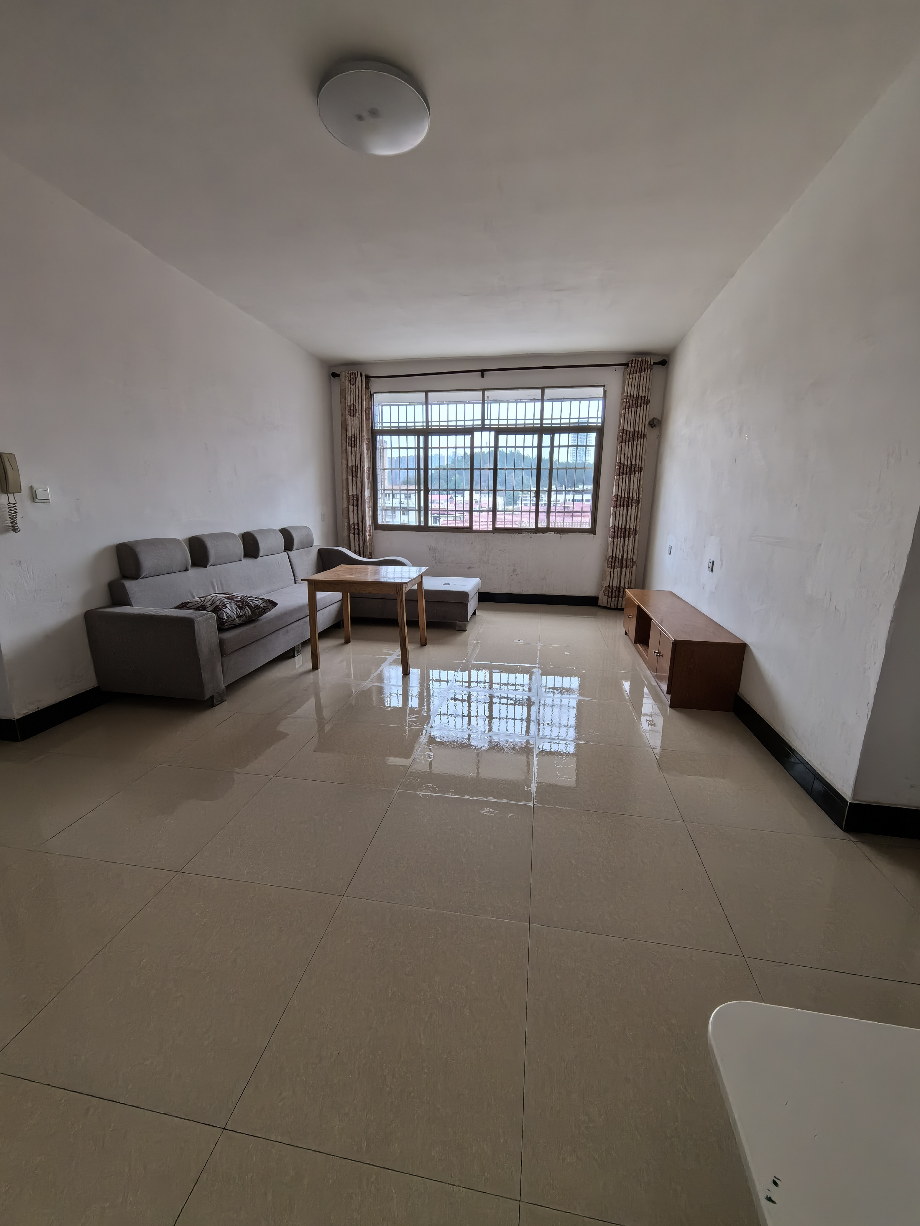 罗家小区西区 2室1厅1卫 1000.0元/月 罗家小区西区 2室1厅1卫 1000.0元/月室内图