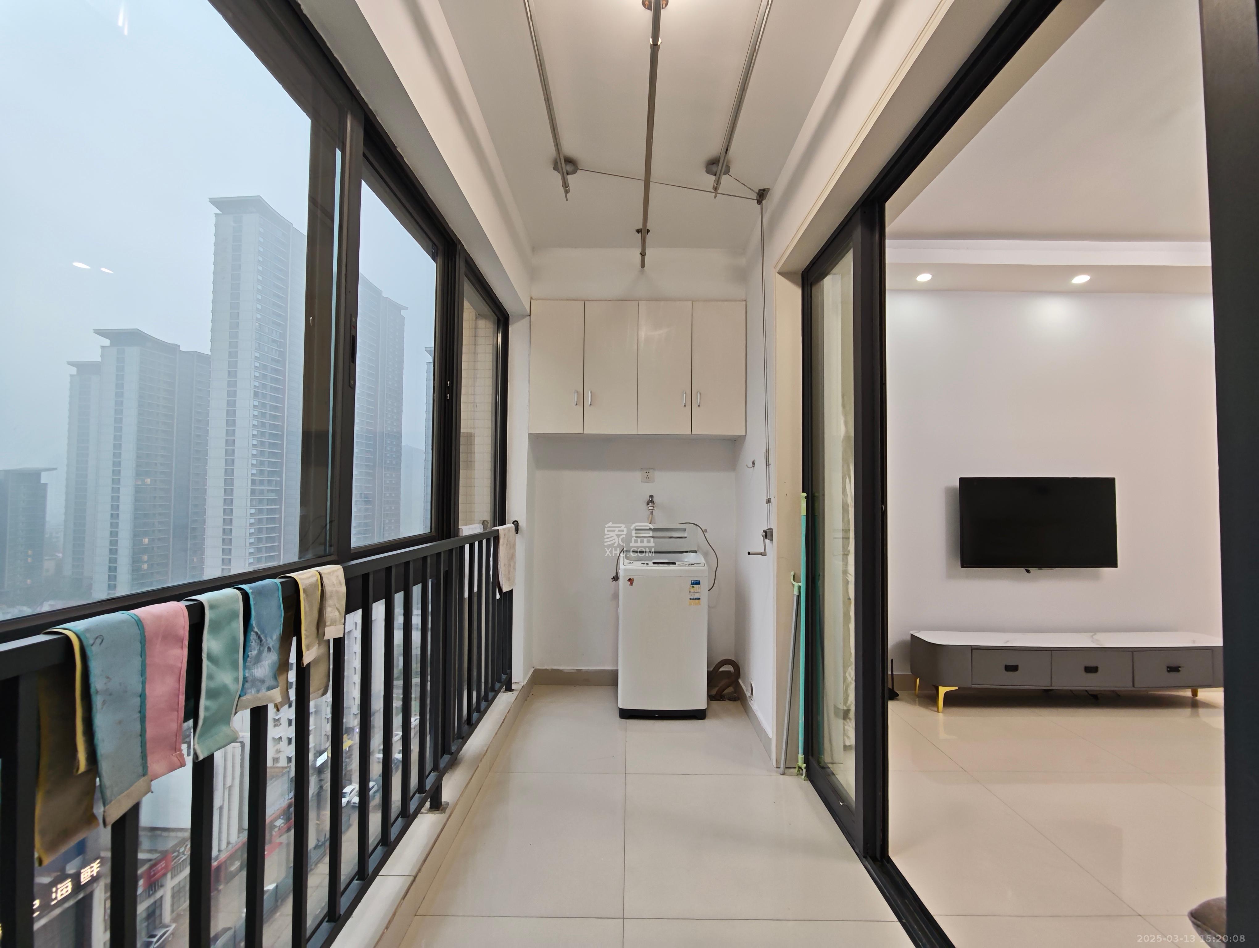 天健壹平方英里(天健芙蓉盛世二期) 4室2厅2卫 4300.0元/月 天健壹平方英里(天健芙蓉盛世二期) 4室2厅2卫 4300.0元/月室内图