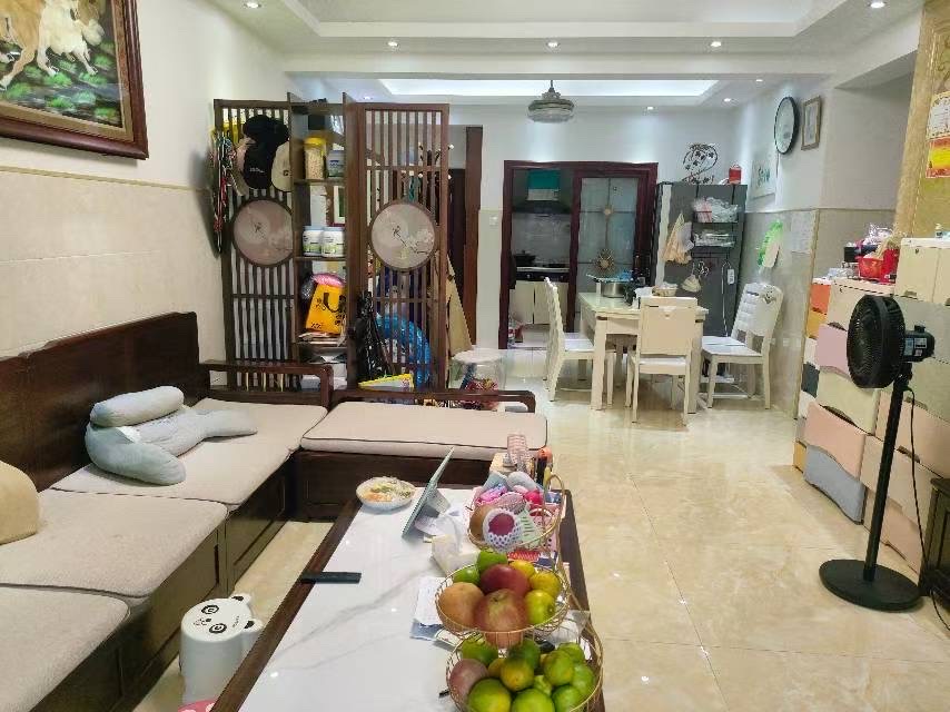 滨江新苑（一期A区）  3室2厅2卫   163.00万客厅