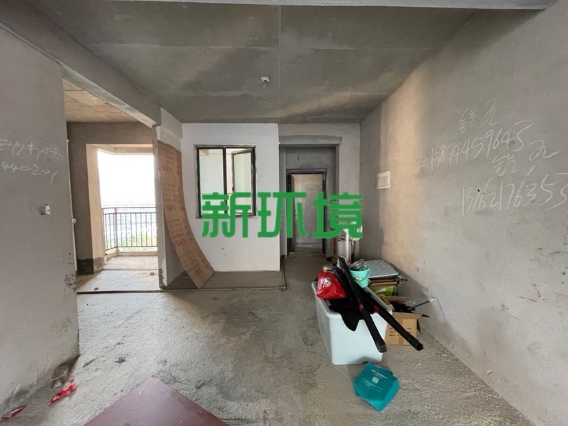 靛达广场  4室2厅2卫    79.0万 靛达广场  4室2厅2卫    79.0万客厅