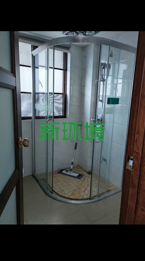 碧桂园  5室3厅4卫    170.0万 碧桂园  5室3厅4卫    170.0万客厅