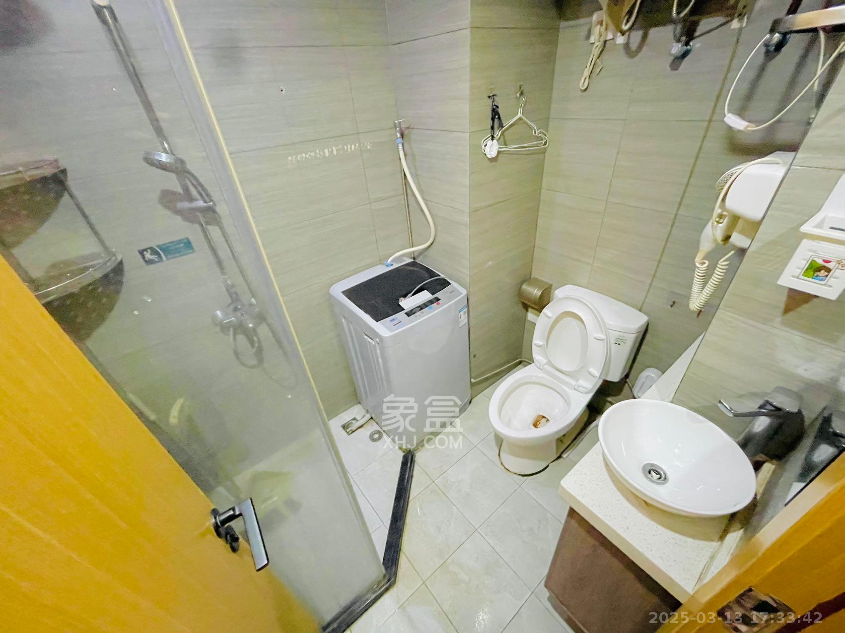 裕天国际商汇中心 1室0厅0卫 1800.0元/月 裕天国际商汇中心 1室0厅0卫 1800.0元/月室内图