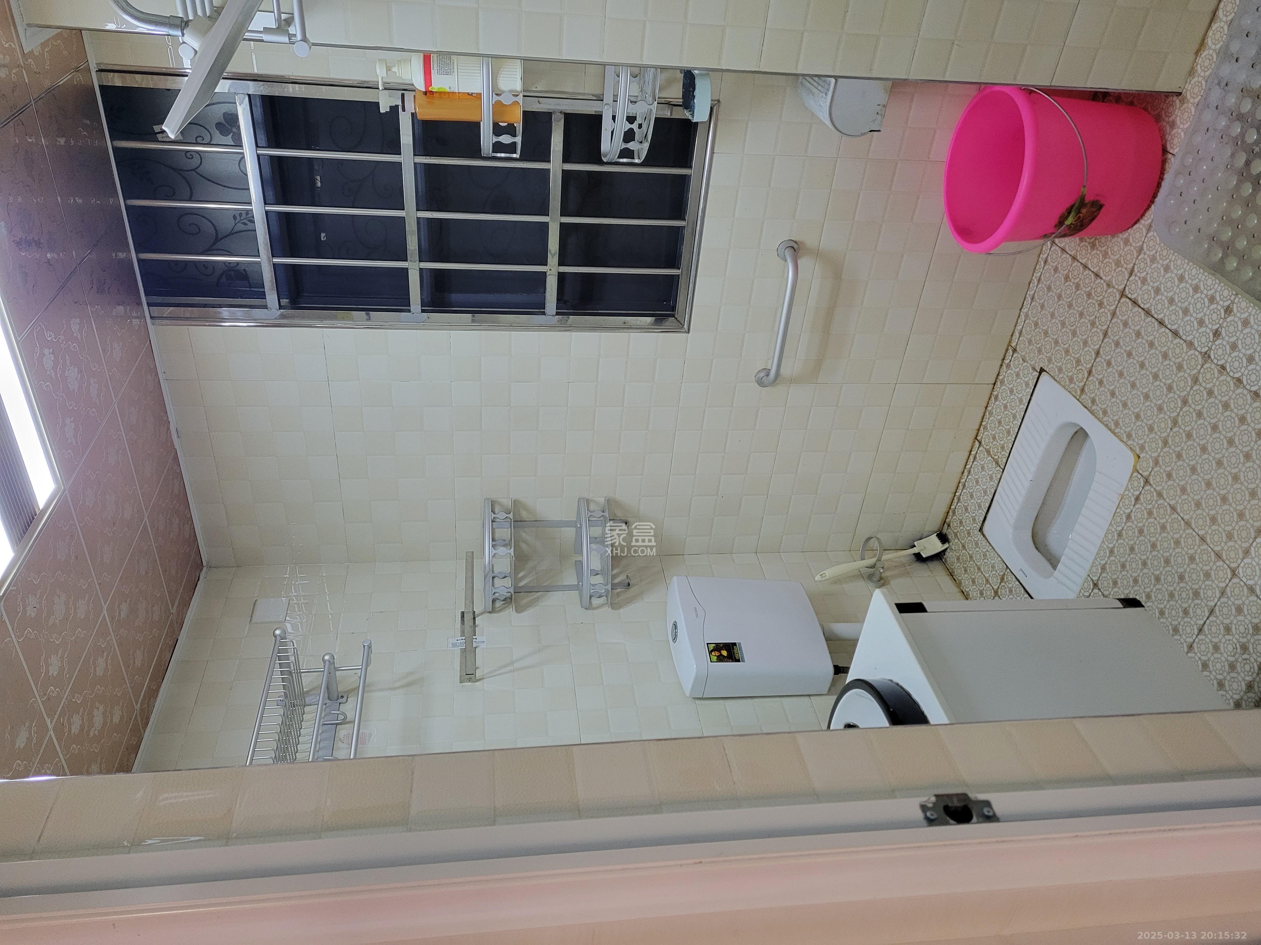 蓝山郡  3室2厅2卫   2100.00元/月室内图