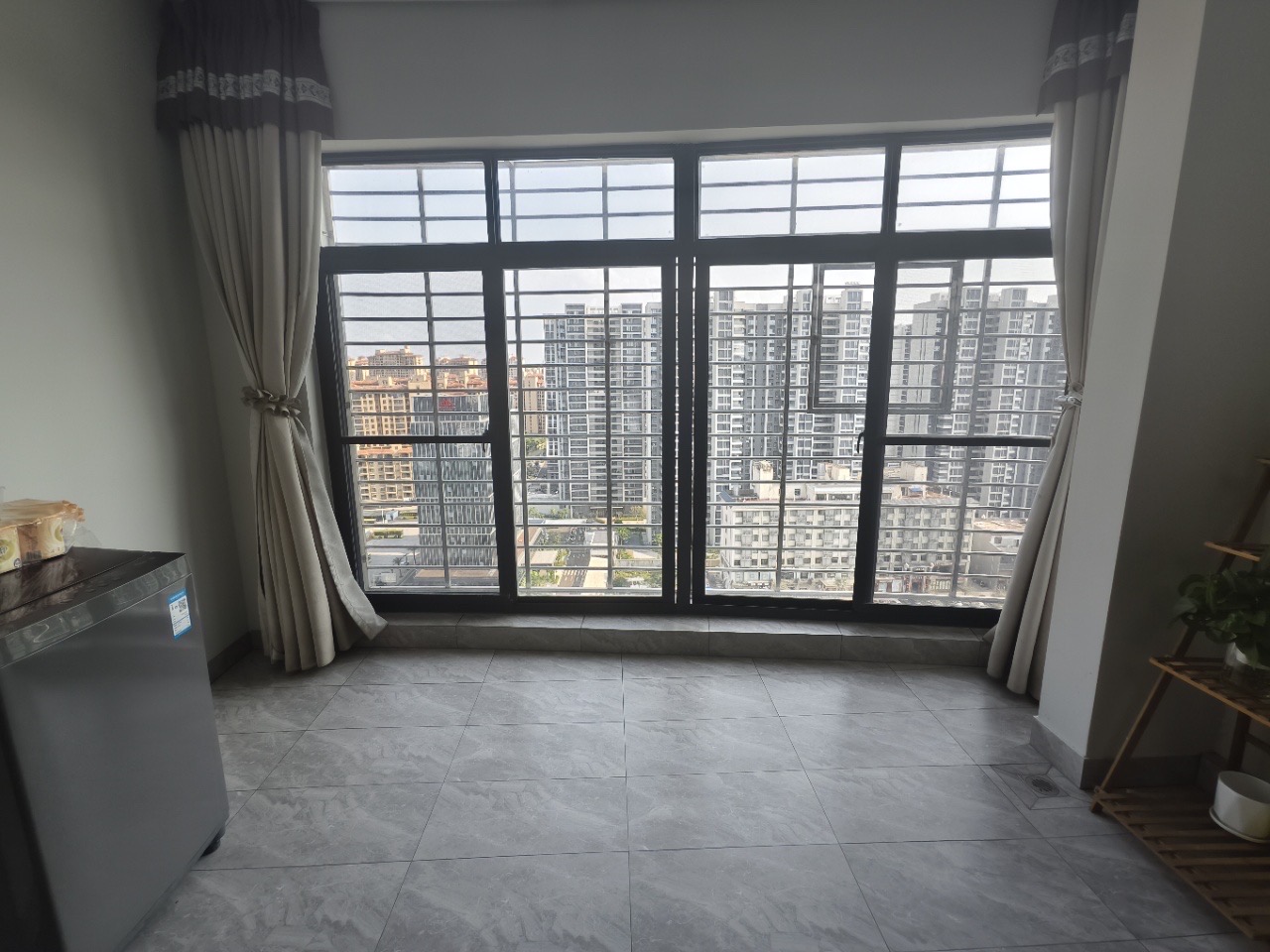 消防总队琼山住宅小区 4室2厅2卫 178.0万 消防总队琼山住宅小区 4室2厅2卫 178.0万客厅