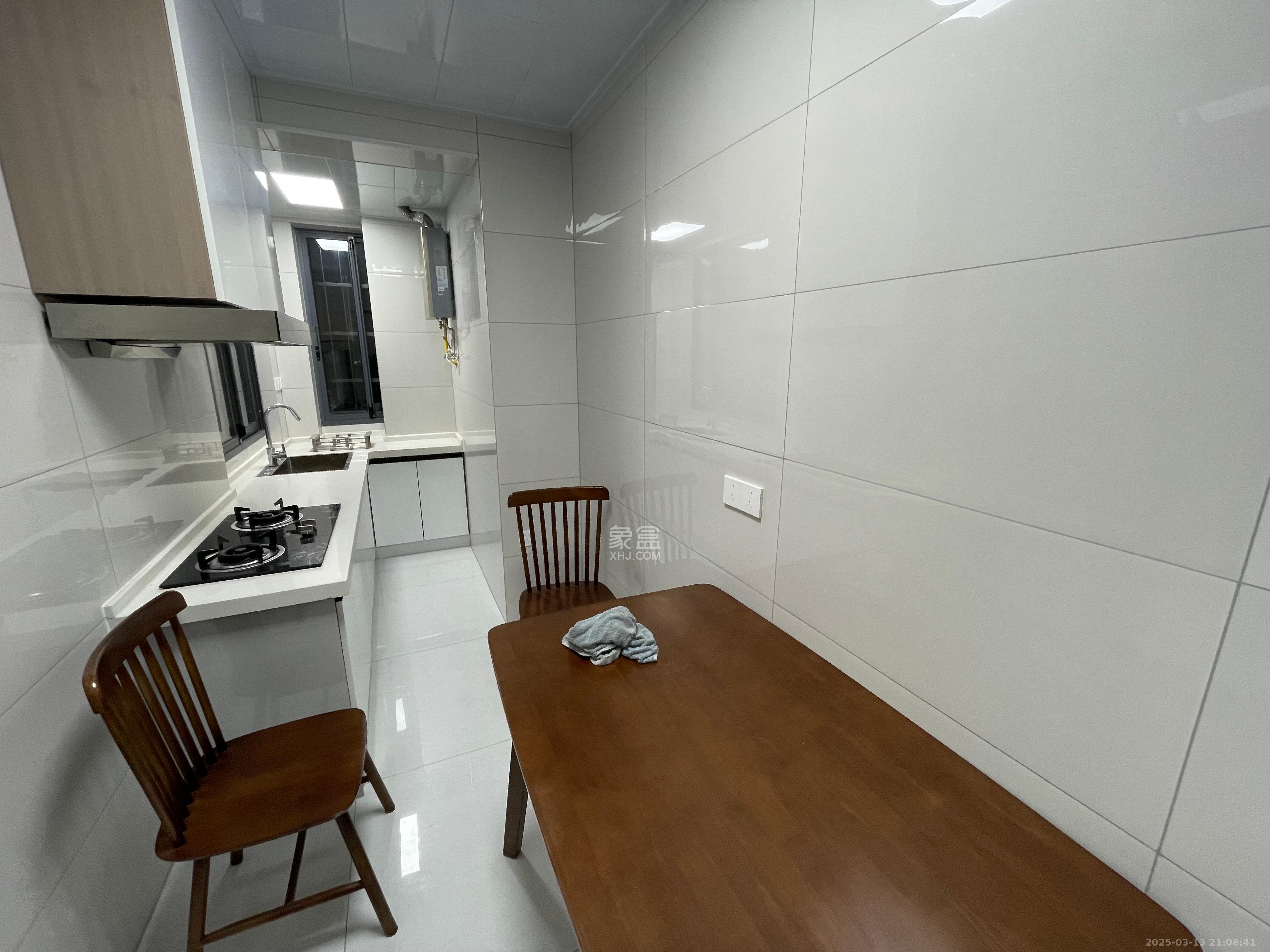 山水新城  2室1厅1卫   2000.00元/月室内图