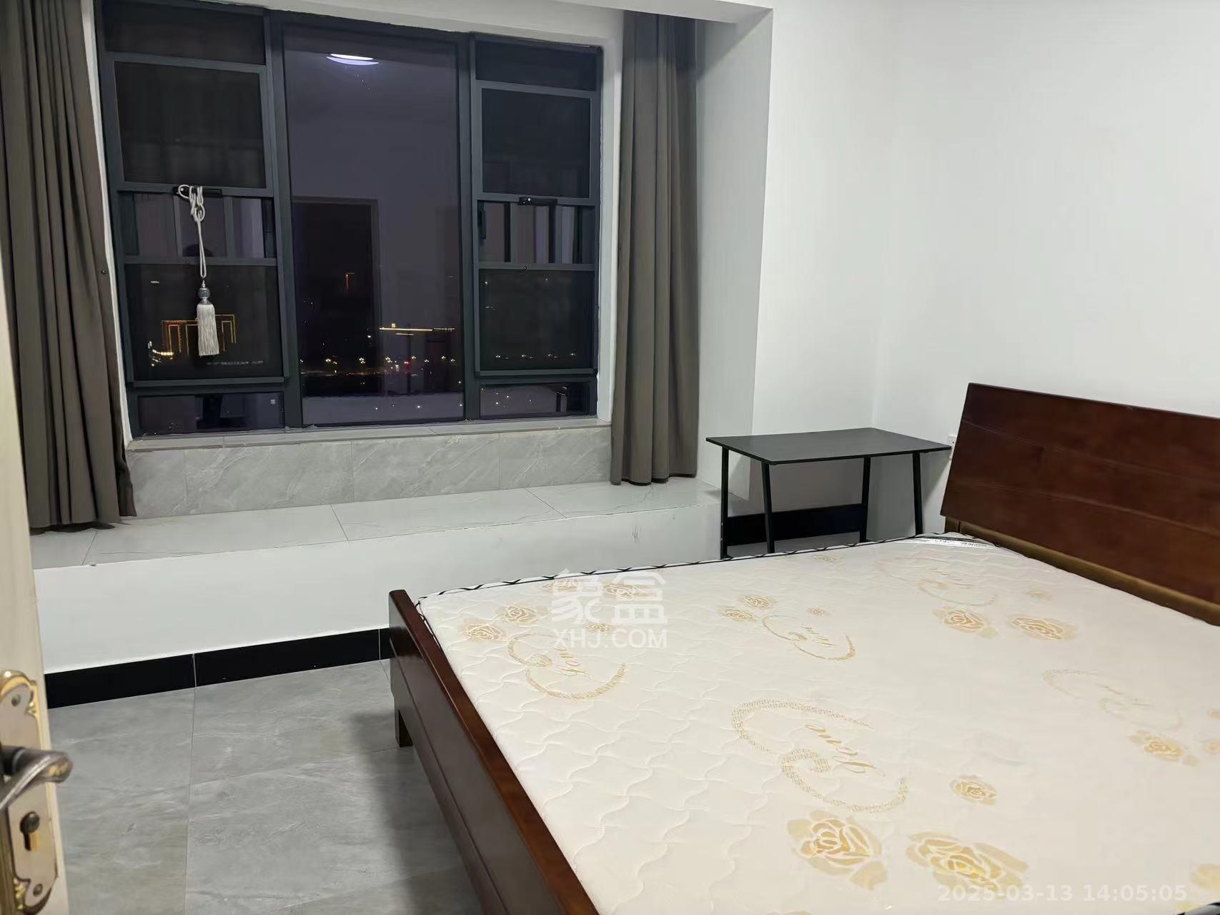 长房云时代  3室2厅2卫   2900.00元/月室内图