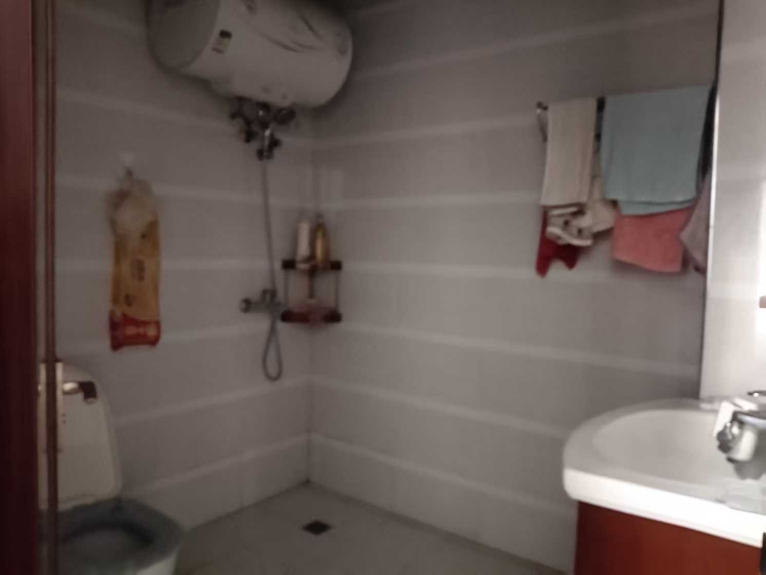 武警星苑 4室0厅0卫 66.0万 武警星苑 4室0厅0卫 66.0万客厅