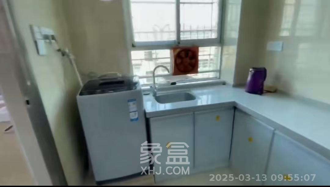 新合四村  1室1厅1卫    1000.0元/月 新合四村  1室1厅1卫    1000.0元/月室内图