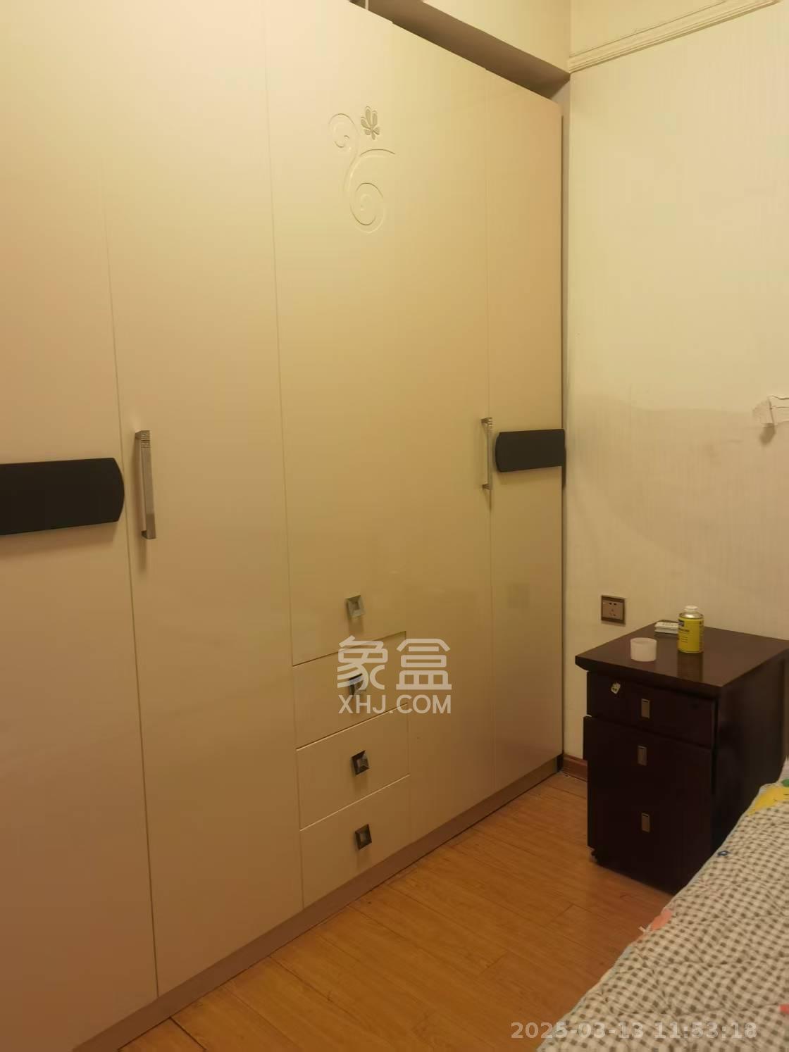 东塘瑞府  1室2厅1卫   2200.00元/月室内图