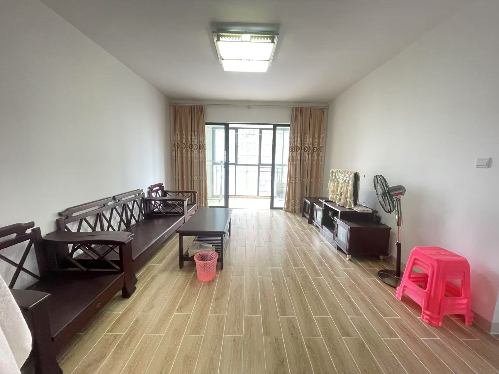 金城万花坊  3室2厅2卫    155.0万 金城万花坊  3室2厅2卫    155.0万室内图