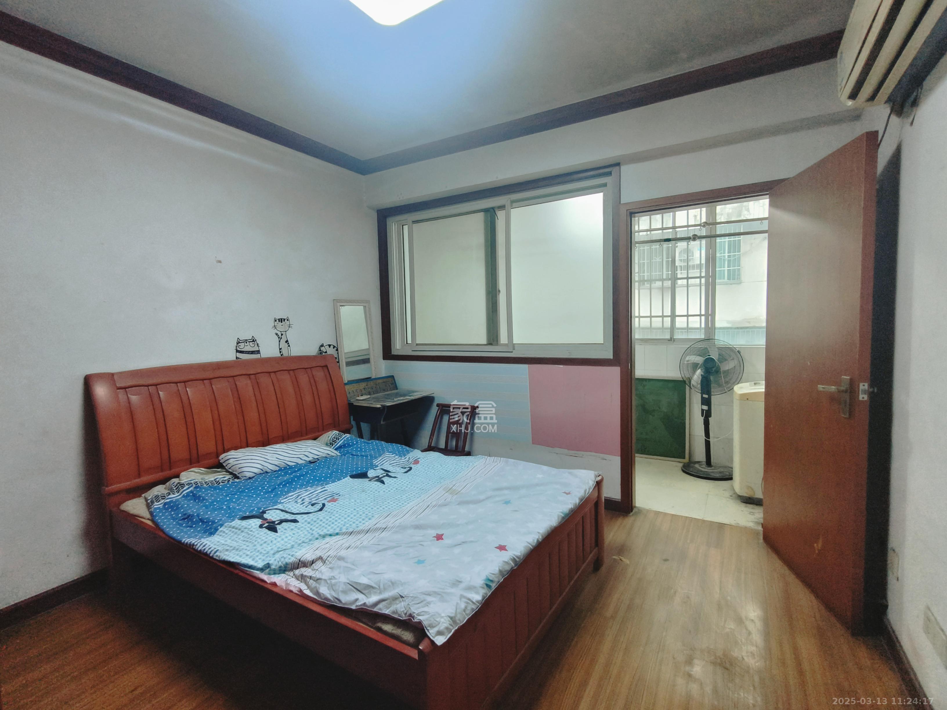 茶叶大市场“山水茗园”  3室2厅1卫   1150.00元/月室内图