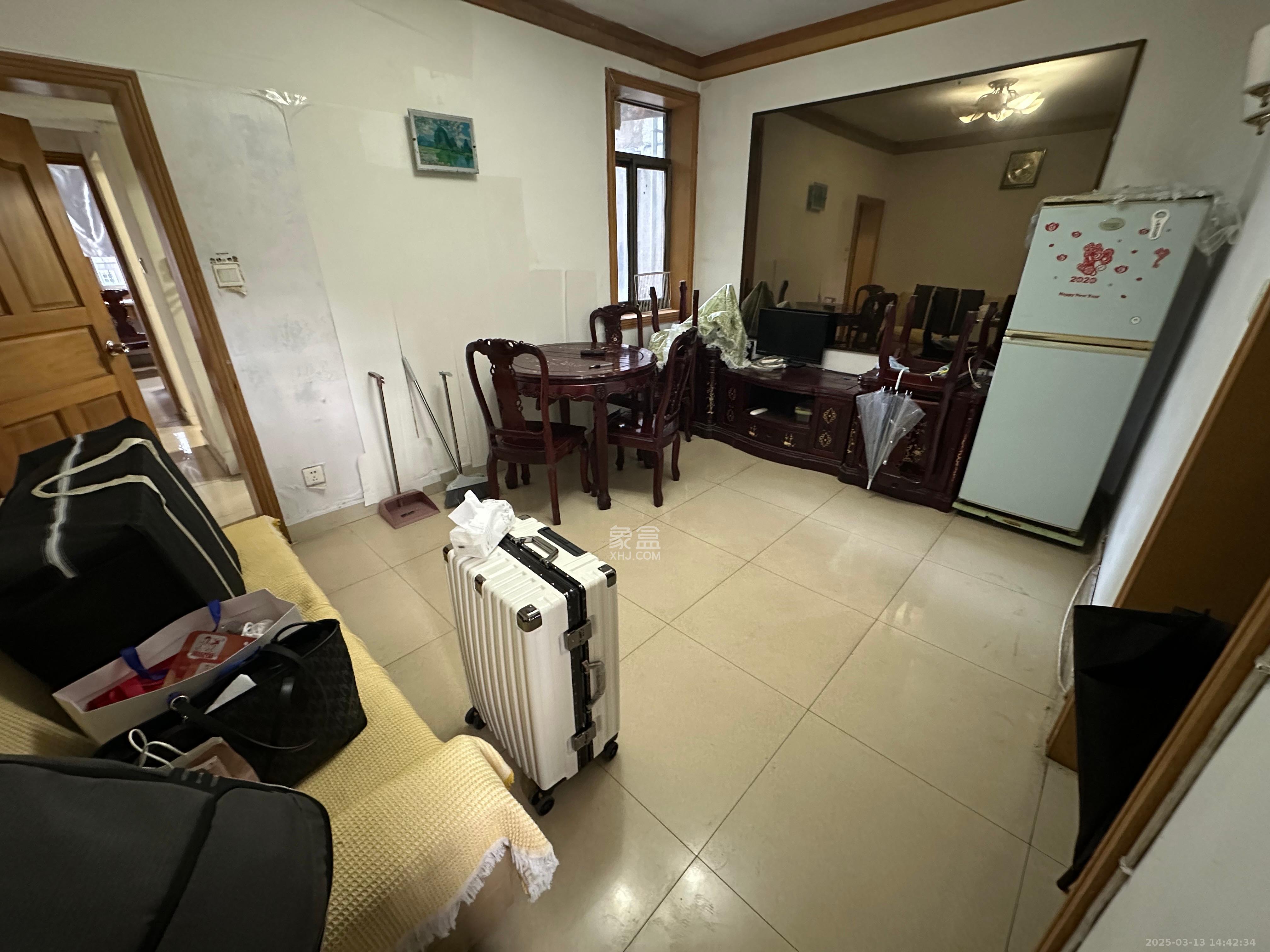 上人民医院宿舍/省人民医院宿舍(产权下麻园湾77号) 1室0厅0卫 1900.0元/月 上人民医院宿舍/省人民医院宿舍(产权下麻园湾77号) 1室0厅0卫 1900.0元/月室内图