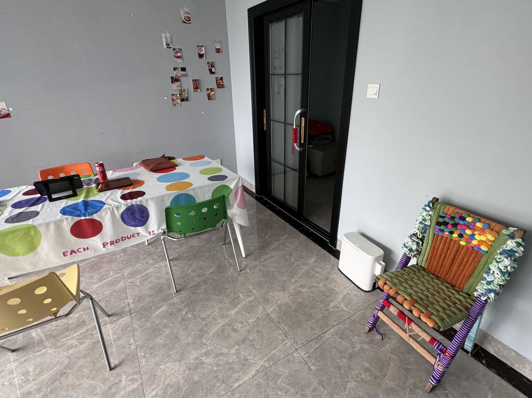 海岸壹号 2室2厅1卫 120.0万 海岸壹号 2室2厅1卫 120.0万客厅