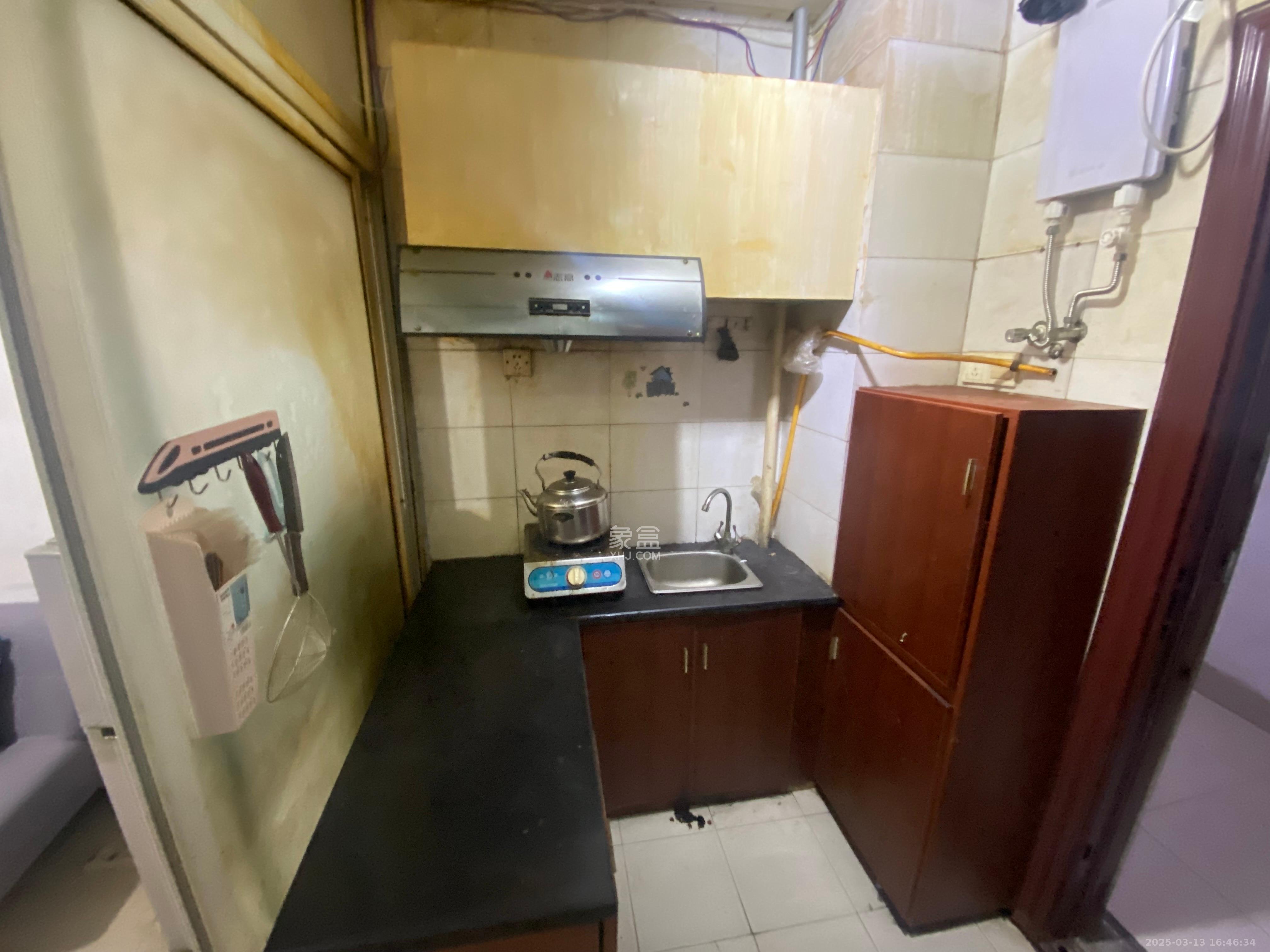 他城（天鸿时代公寓）  1室2厅1卫    1200.0元/月室内图