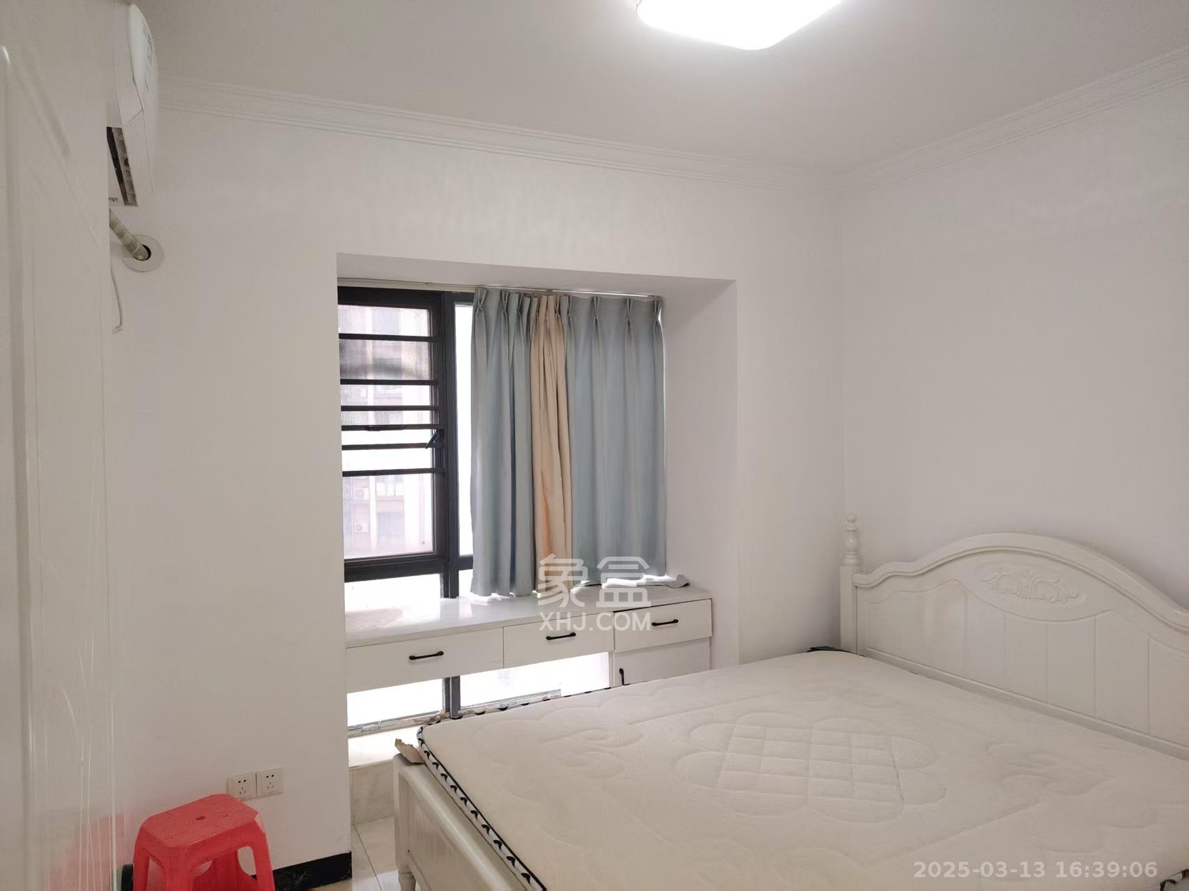 兰亭湾畔 3室2厅1卫 2500.0元/月 兰亭湾畔 3室2厅1卫 2500.0元/月室内图