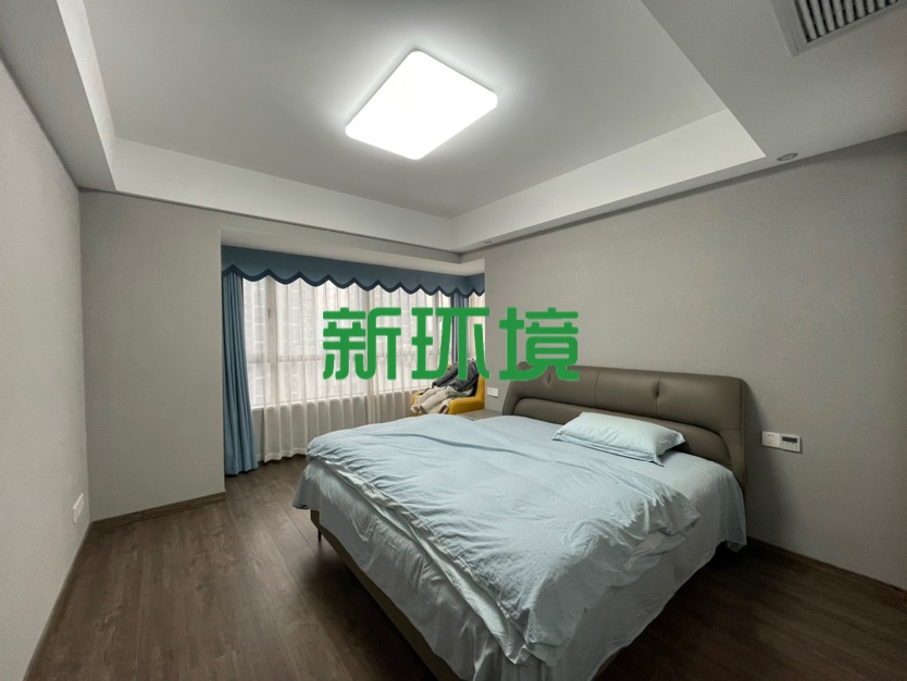 东岳新外滩  1室0厅0卫   110.00万客厅