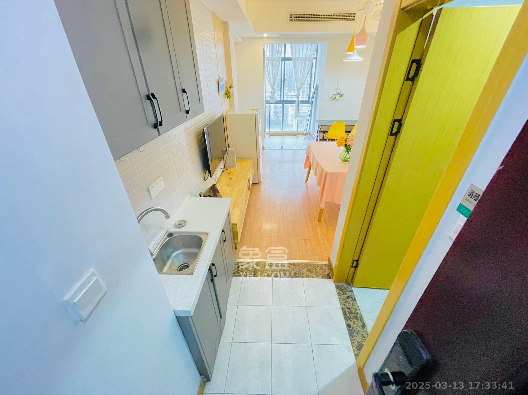 裕天国际商汇中心 1室0厅0卫 1800.0元/月 裕天国际商汇中心 1室0厅0卫 1800.0元/月室内图