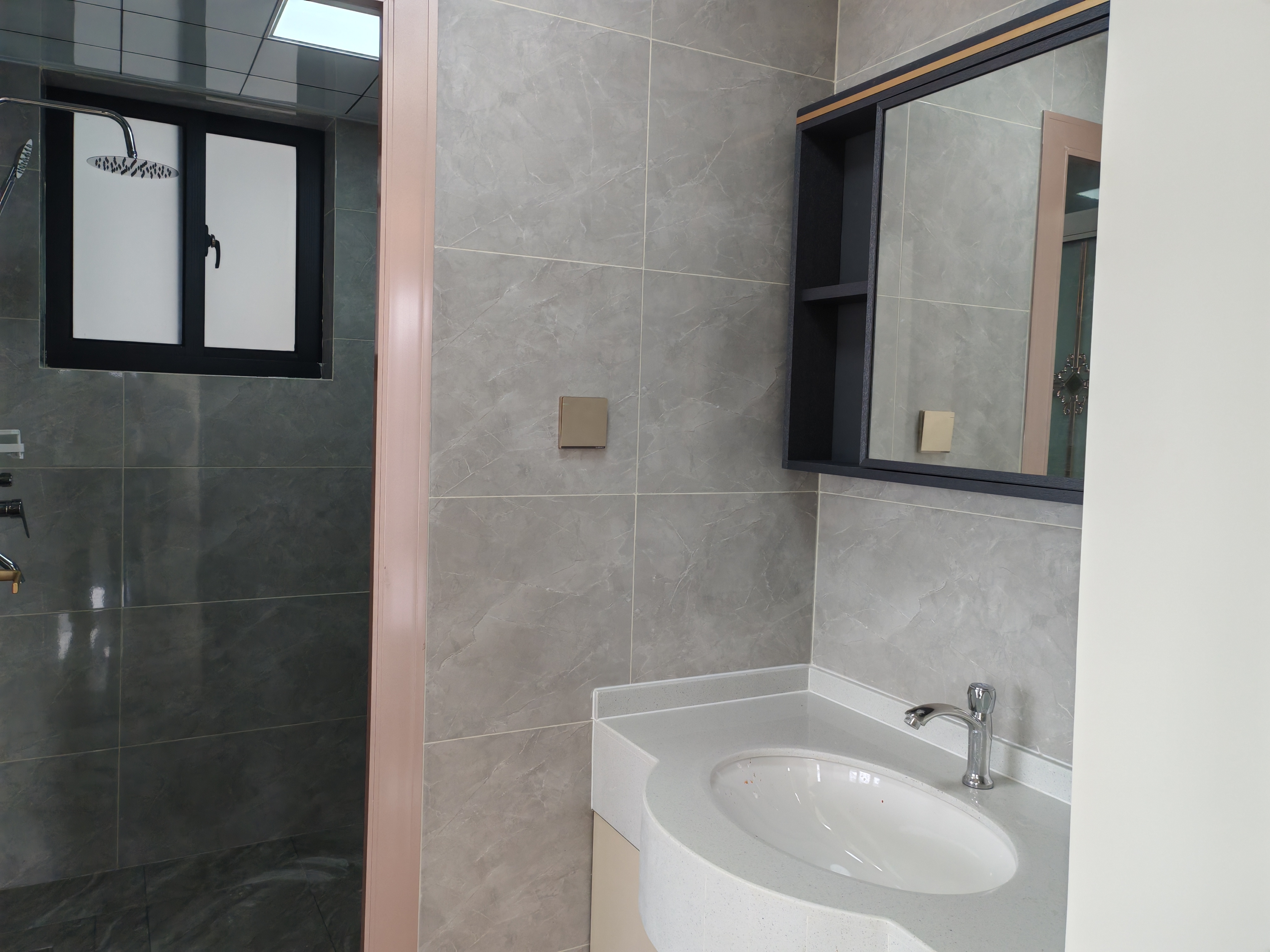 坡博家园三区 3室2厅1卫 135.0万 坡博家园三区 3室2厅1卫 135.0万客厅