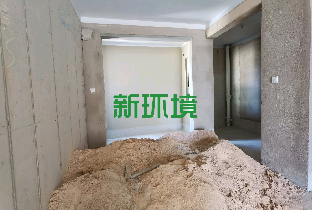 荣盛花语书院  4室2厅2卫   100.80万客厅