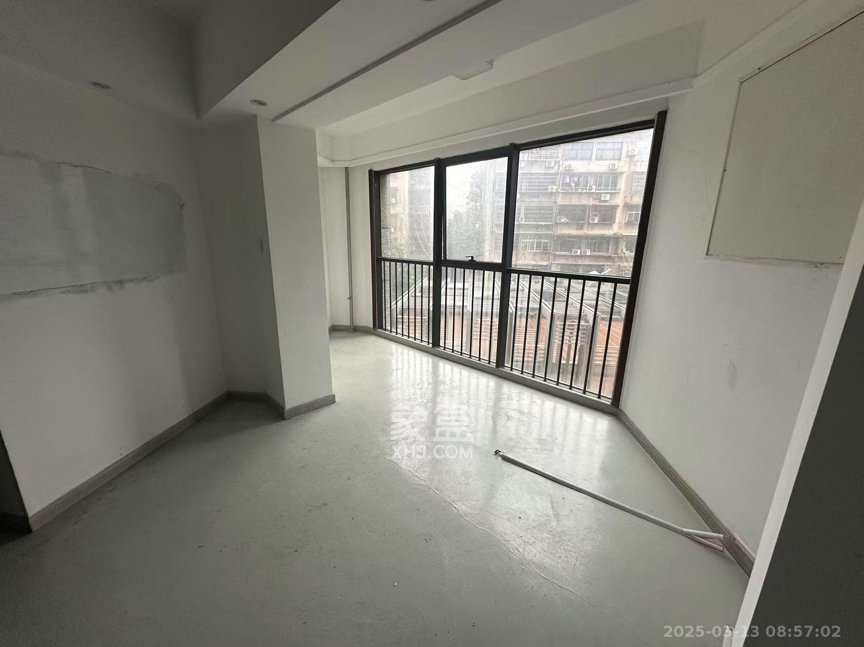 东塘瑞府 1室1厅1卫 4000.0元/月 东塘瑞府 1室1厅1卫 4000.0元/月室内图