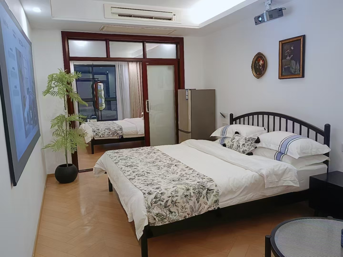 天门大厦 1室0厅0卫 1500.0元/月 天门大厦 1室0厅0卫 1500.0元/月室内图