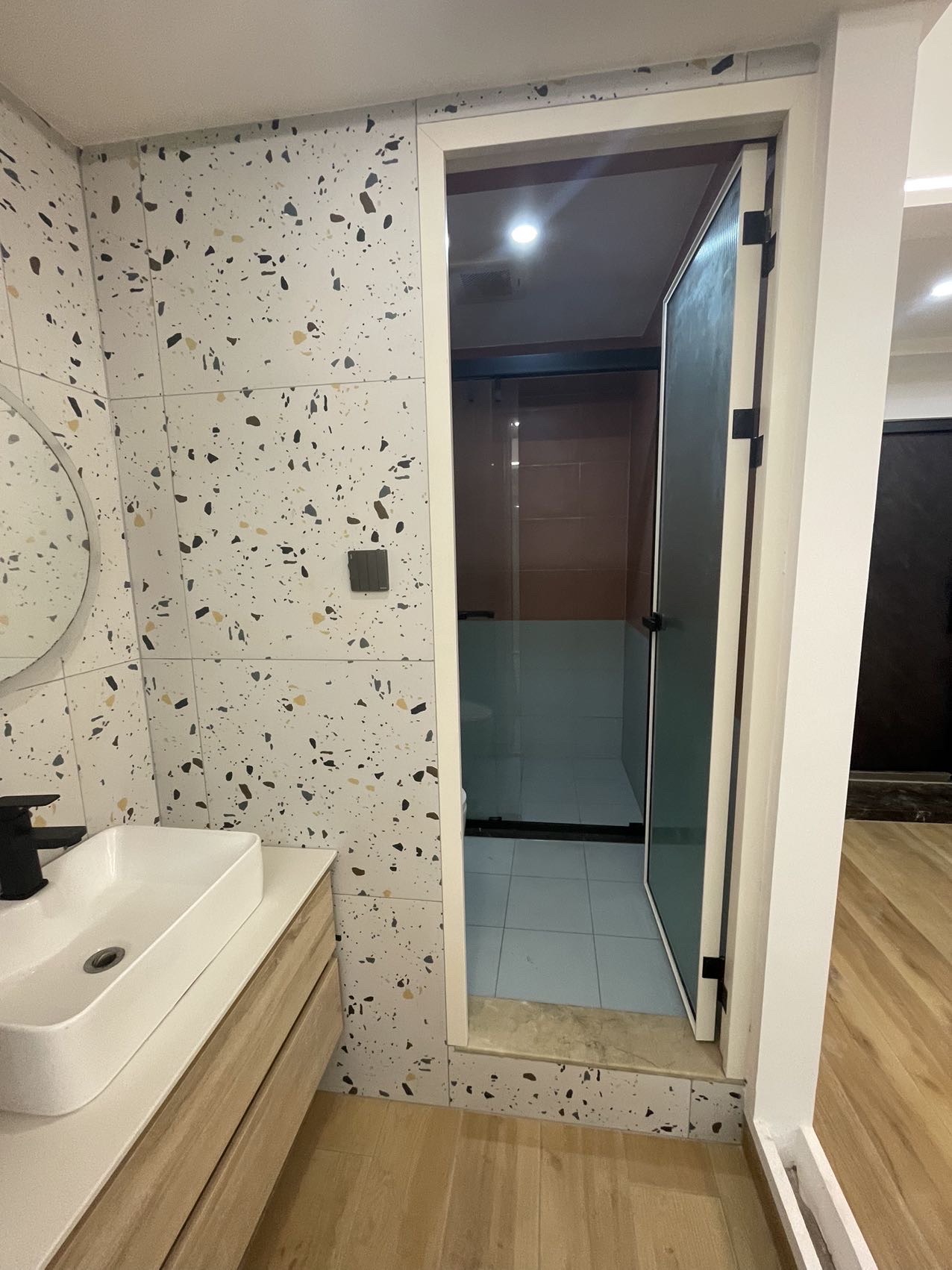 华贸大厦(华贸花苑) 2室2厅1卫 70.0万 华贸大厦(华贸花苑) 2室2厅1卫 70.0万客厅