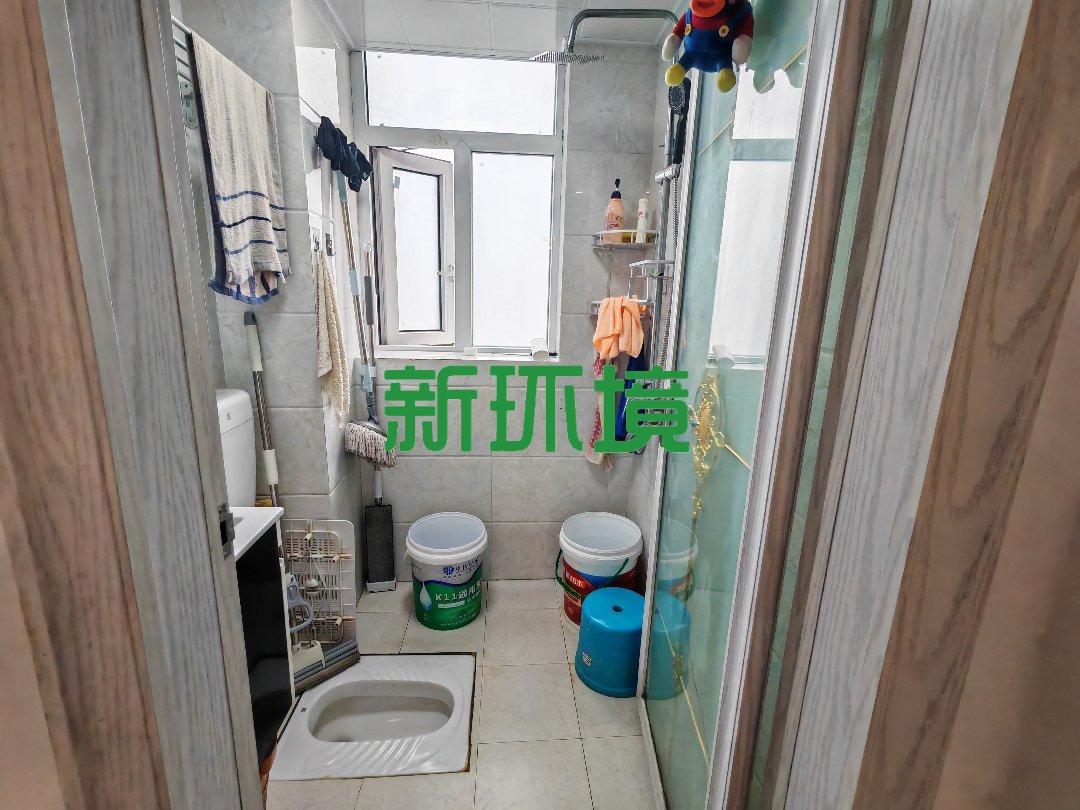玉恒龙岸小区  3室2厅2卫   72.00万客厅