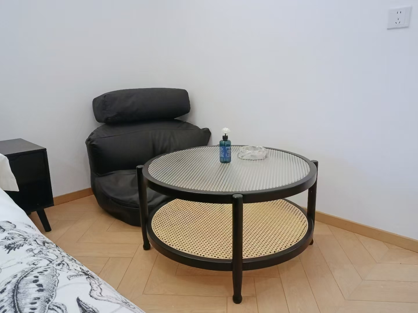 天门大厦 1室0厅0卫 1500.0元/月 天门大厦 1室0厅0卫 1500.0元/月室内图