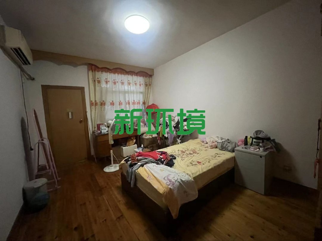 原协力学校宿舍  3室2厅2卫   48.00万客厅