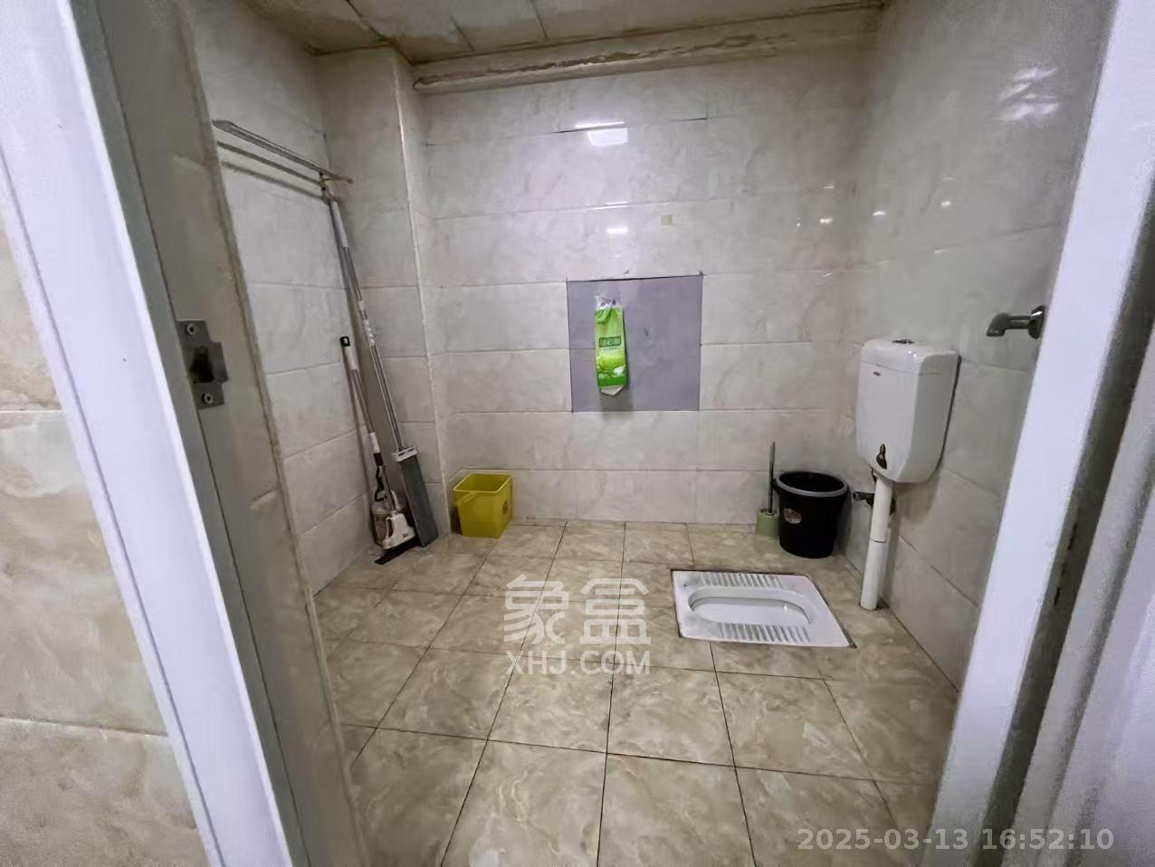 左岸右岸  1室1厅1卫    2500.0元/月 左岸右岸  1室1厅1卫    2500.0元/月室内图