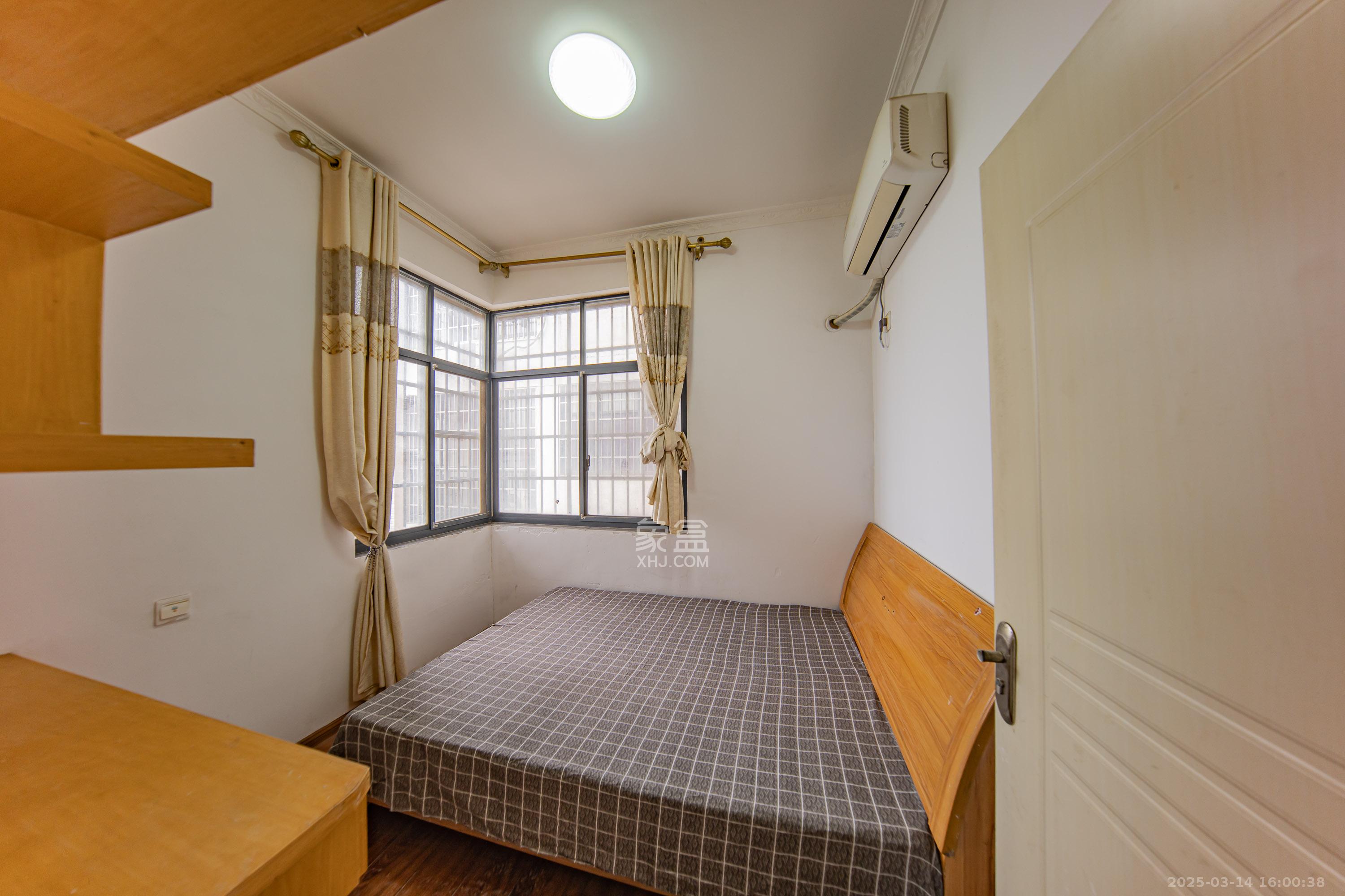 枫华府第 3室2厅2卫 2000.0元/月 枫华府第 3室2厅2卫 2000.0元/月室内图