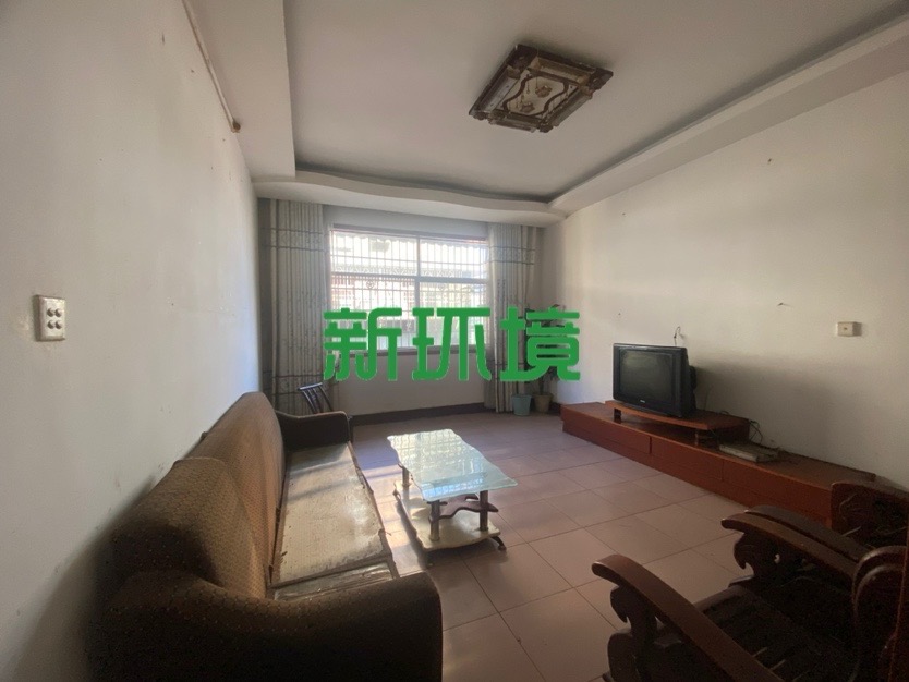 农机局宿舍 3室2厅1卫 30.0万 农机局宿舍 3室2厅1卫 30.0万客厅