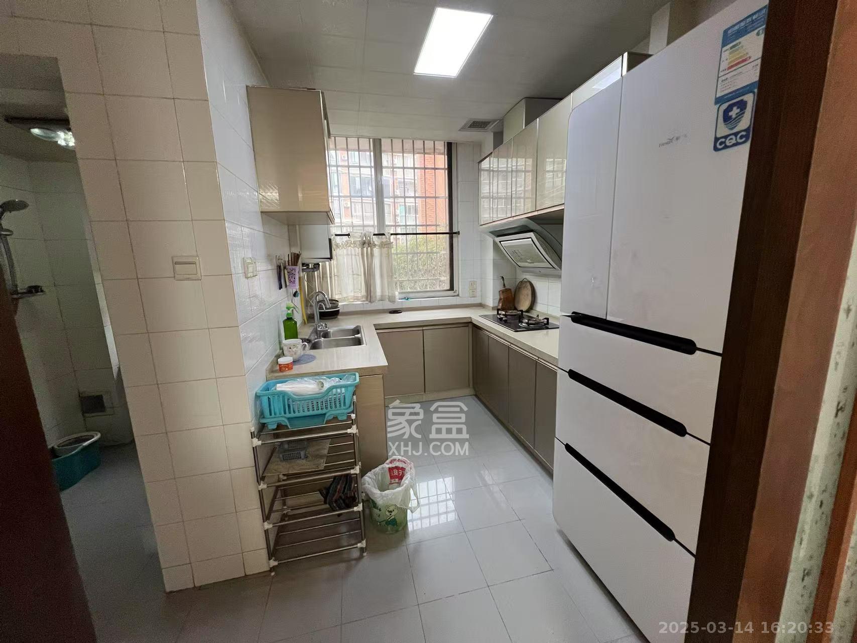 霞光山庄南苑 4室2厅1卫 68.0万 霞光山庄南苑 4室2厅1卫 68.0万室内图