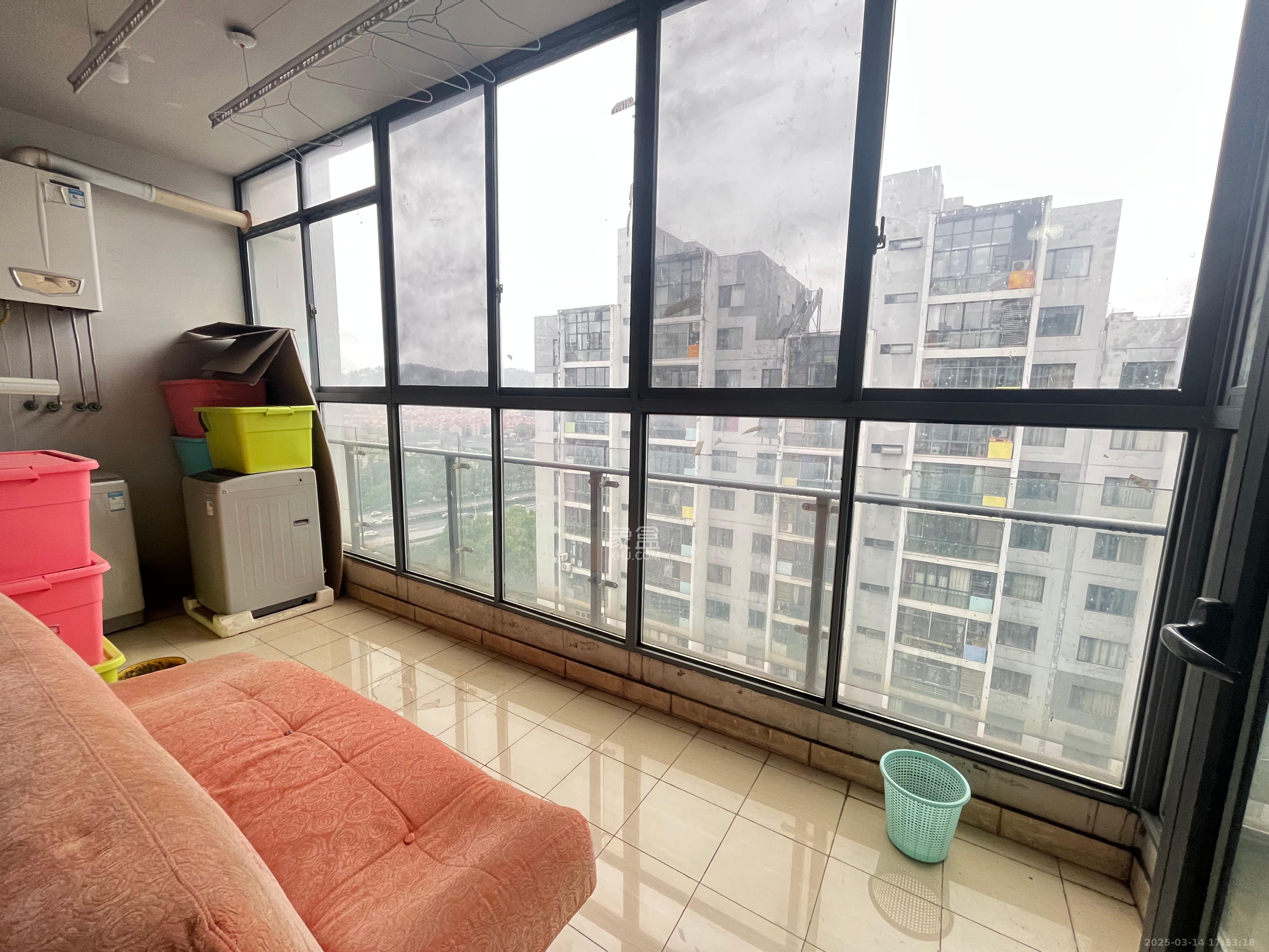 阳光100三期  3室2厅2卫   2600.00元/月室内图