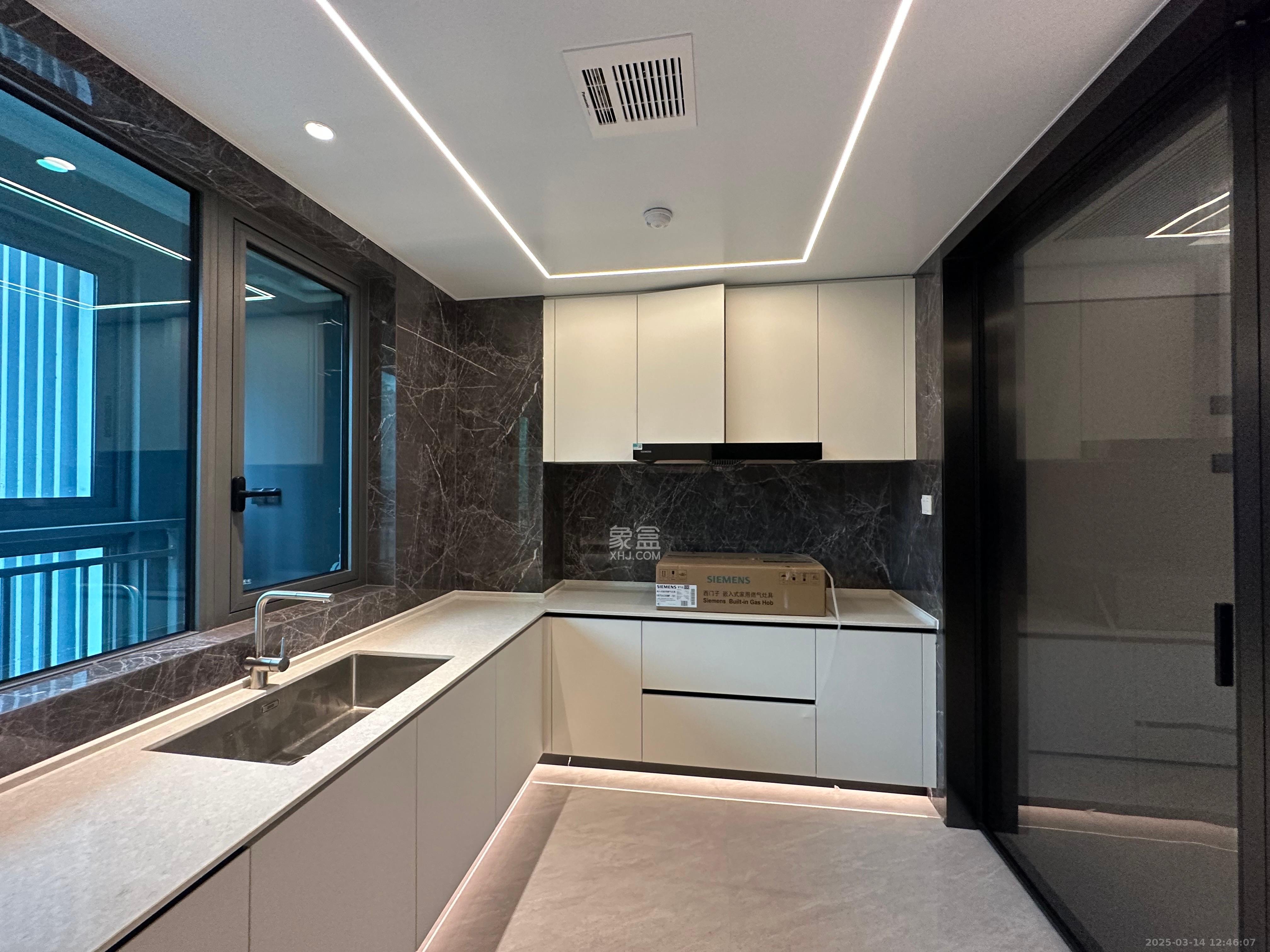 招商蛇口滨江境  4室2厅3卫    9000.0元/月 招商蛇口滨江境  4室2厅3卫    9000.0元/月室内图1