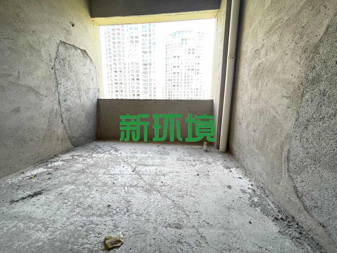 丽景天下二期  4室2厅2卫   88.00万客厅