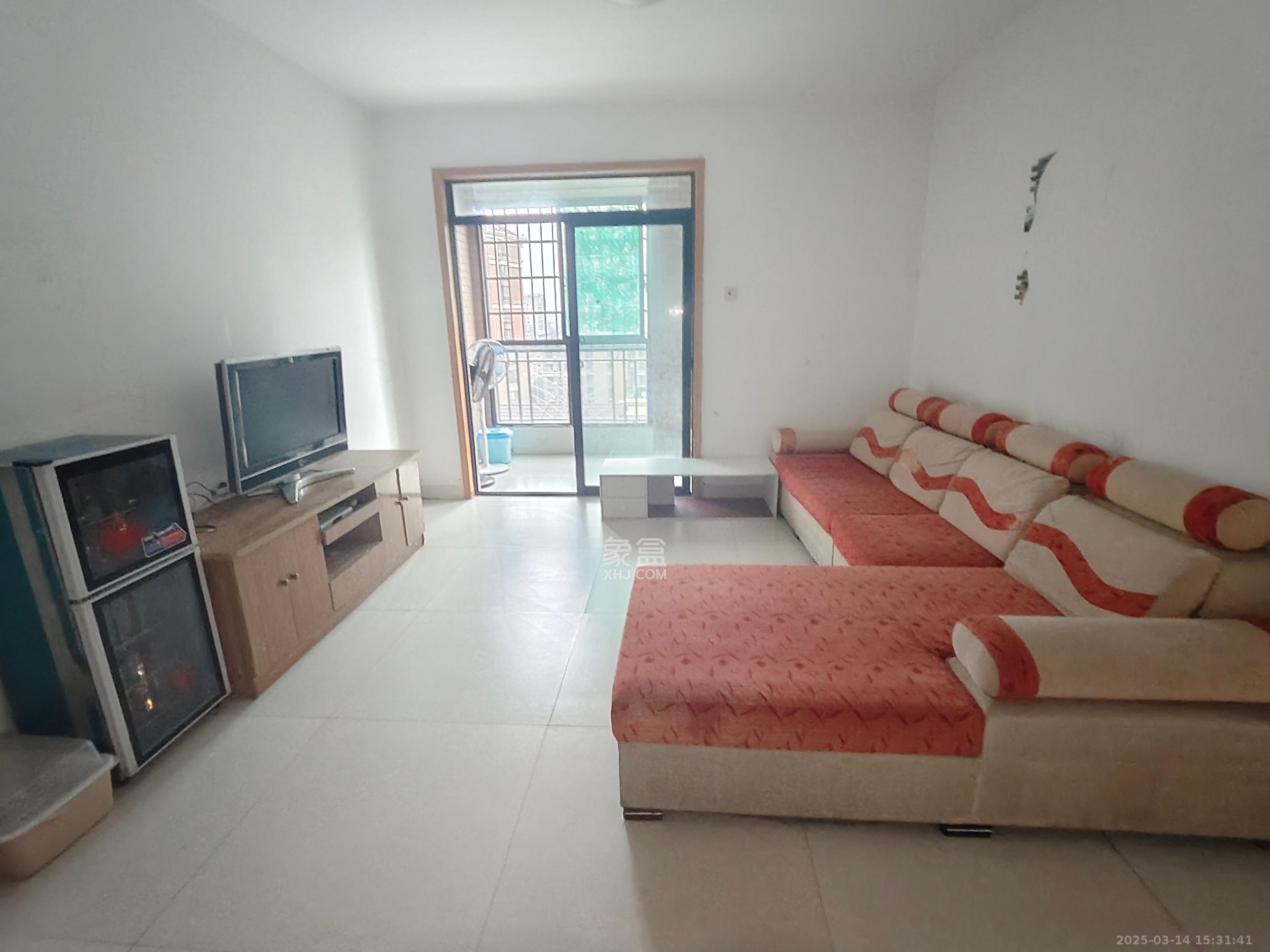 华润凤凰城一期  2室2厅1卫    1600.0元/月 华润凤凰城一期  2室2厅1卫    1600.0元/月