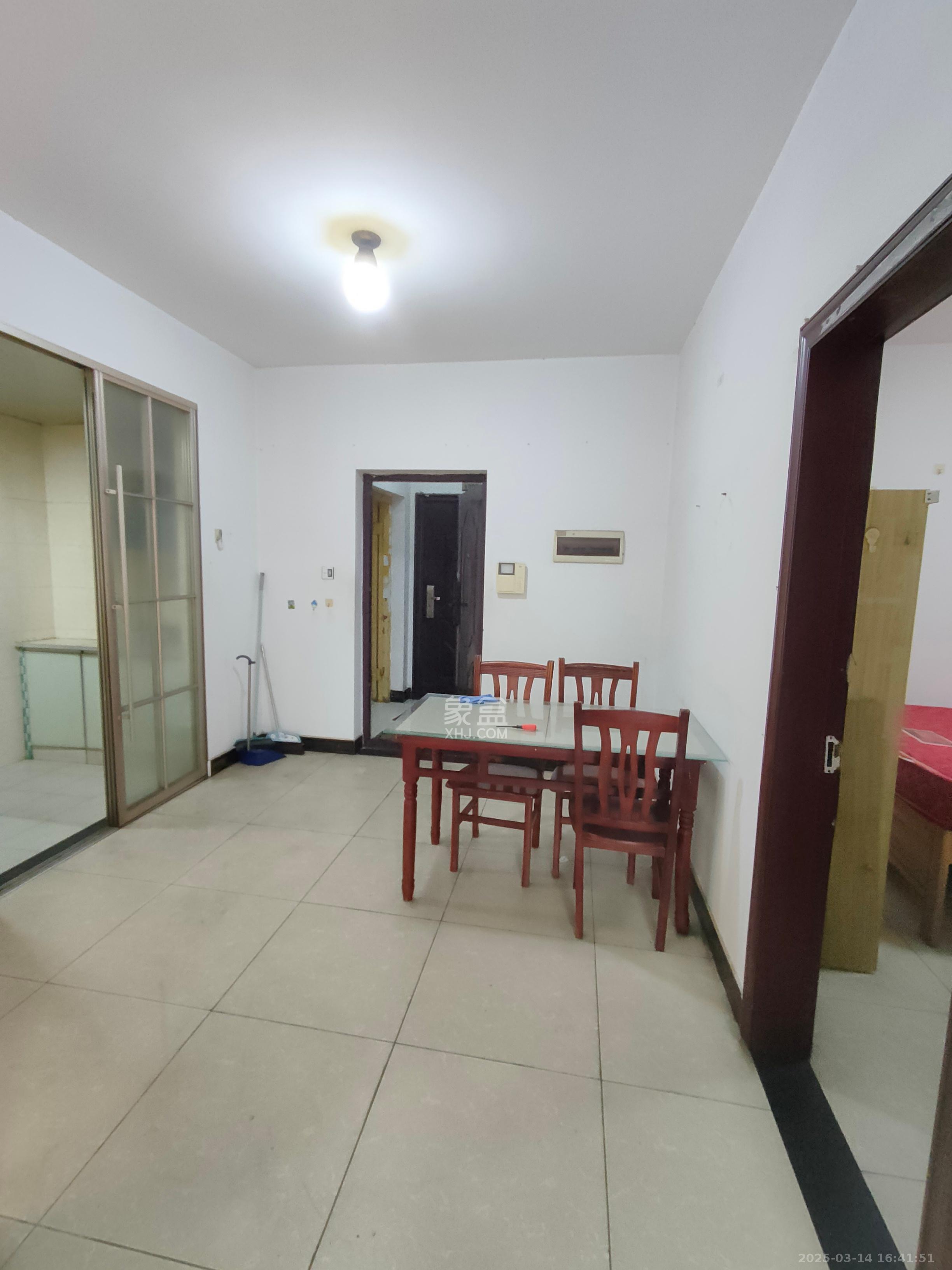 爵士湘 2室2厅1卫 1400.0元/月 爵士湘 2室2厅1卫 1400.0元/月室内图