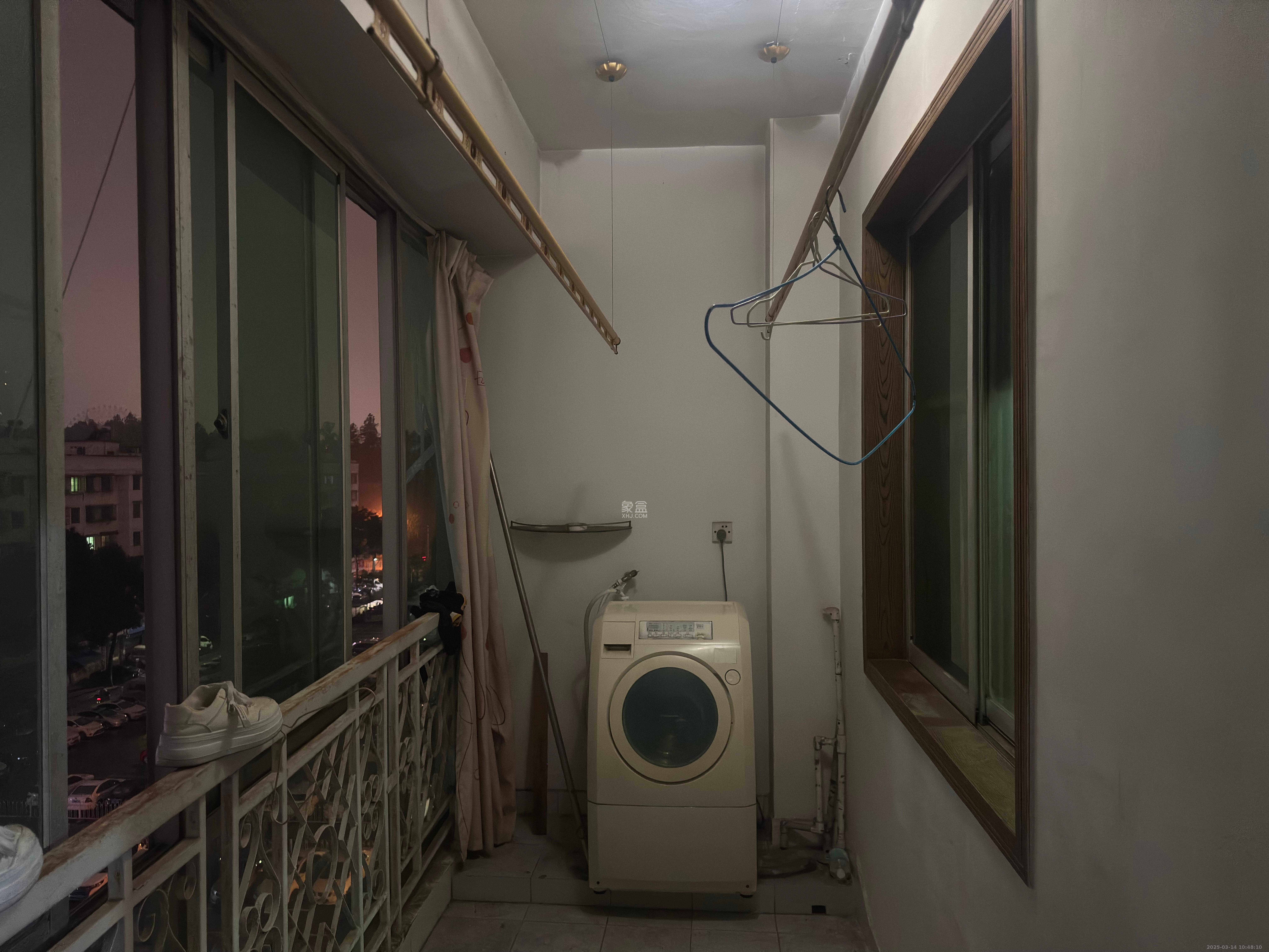 中南汽车世界 3室2厅1卫 1200.0元/月 中南汽车世界 3室2厅1卫 1200.0元/月室内图