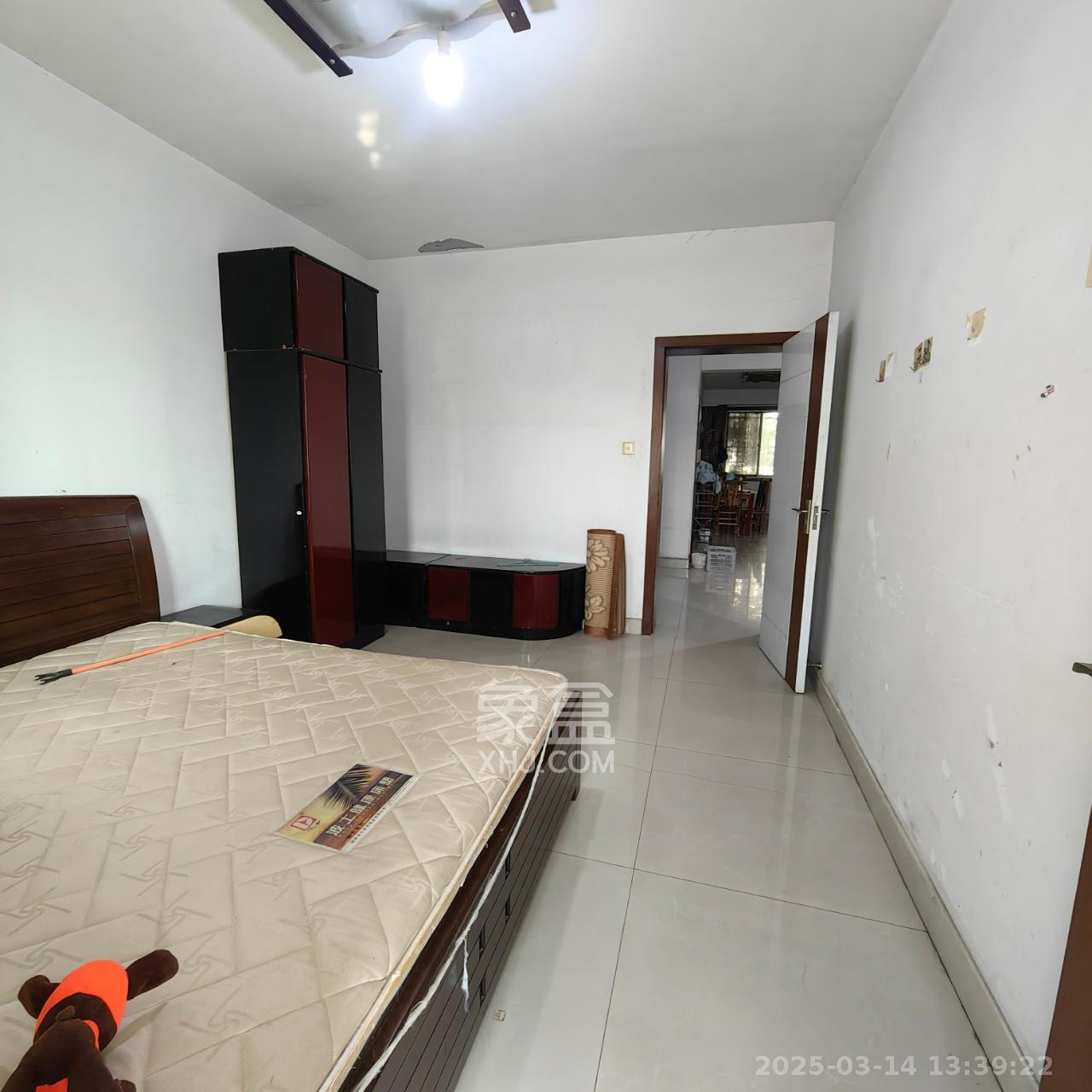 中南汽车世界 2室2厅1卫 1300.0元/月 中南汽车世界 2室2厅1卫 1300.0元/月室内图