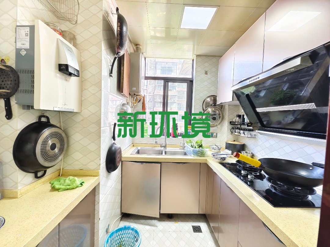 锦绣边城 3室2厅2卫 59.80万 锦绣边城 3室2厅2卫 59.80万客厅