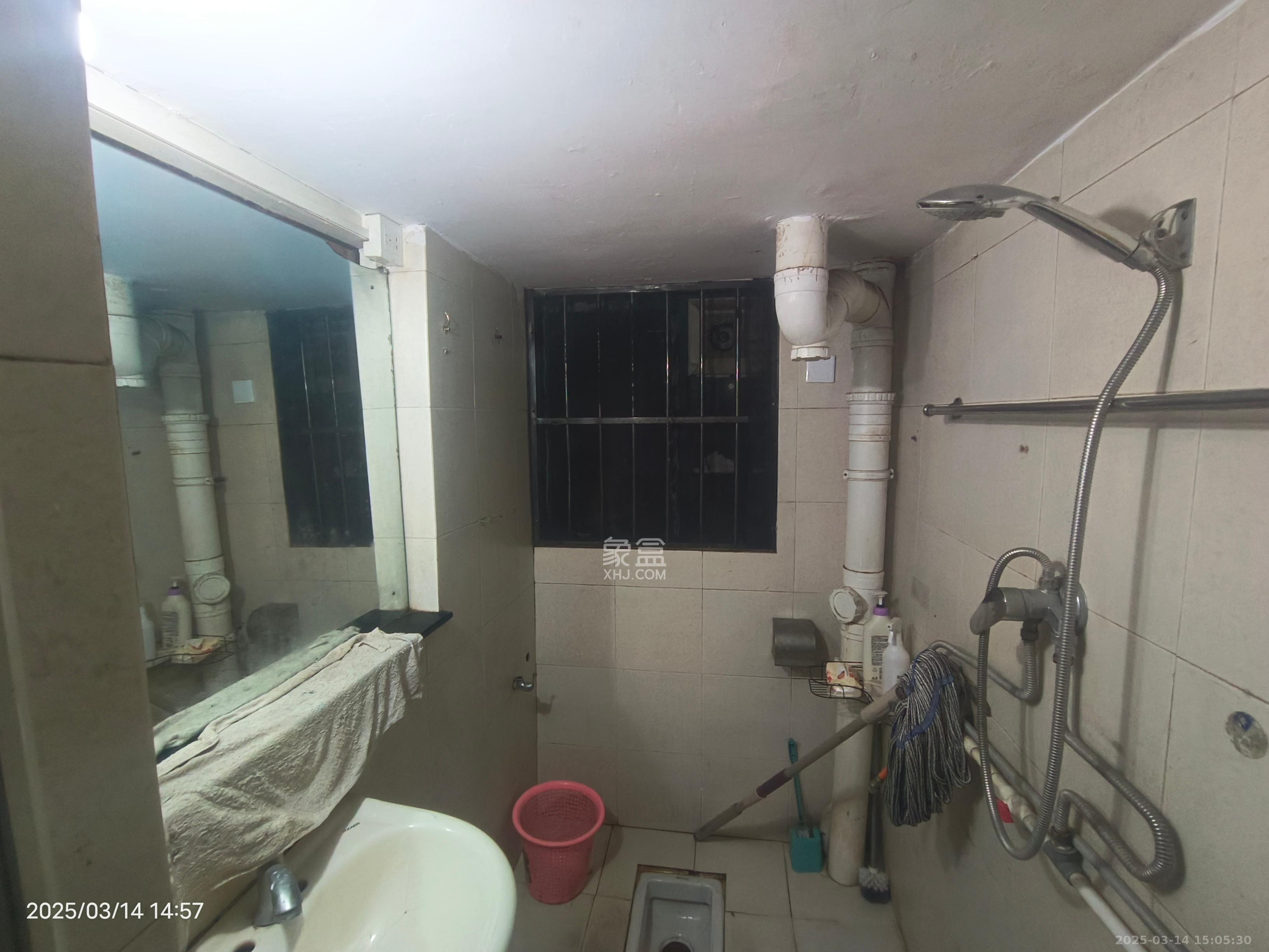 东方新城 1室0厅1卫 1300.0元/月 东方新城 1室0厅1卫 1300.0元/月室内图